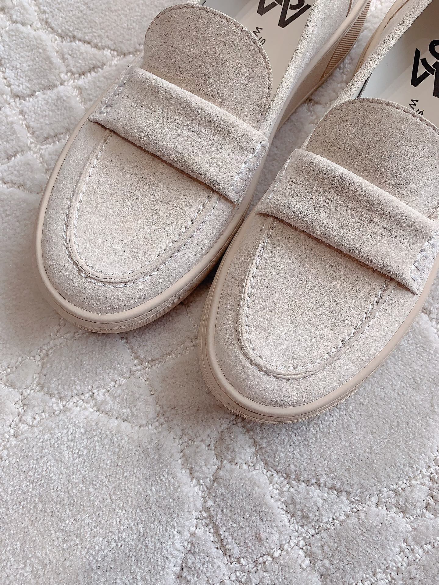 It’s worth 750. Stuart Weitzma’s new Happy Shoes. Shoe-skin, foot-skin inside - 图片 5