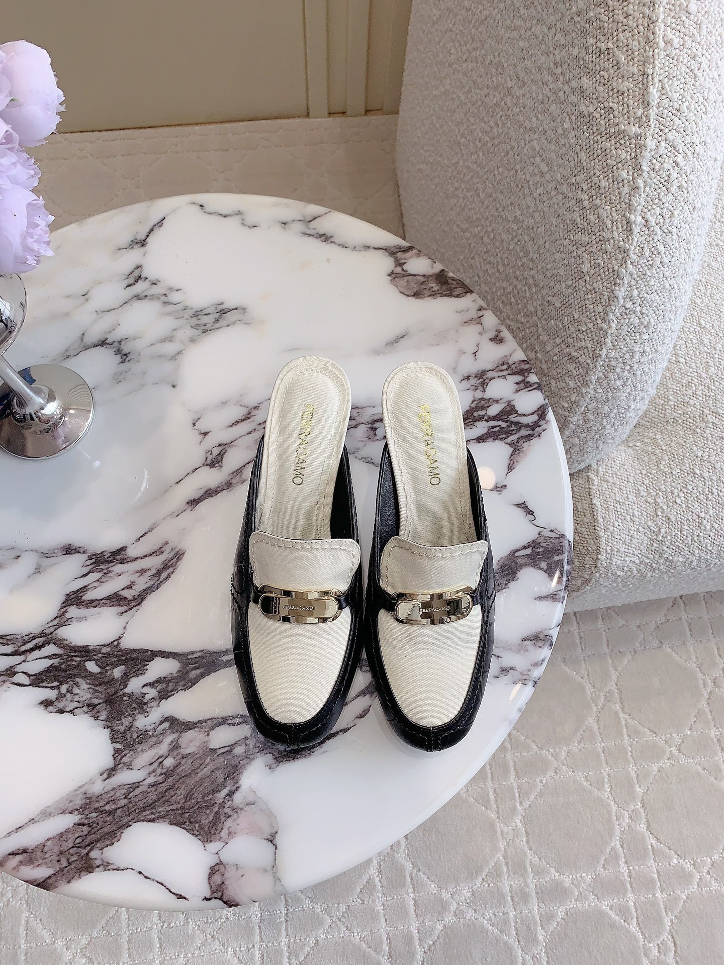 Ferragam’s Elegant Half-Shoe: 588, Oxen Skin, Italian Leather, Size 35-39 - 图片 2