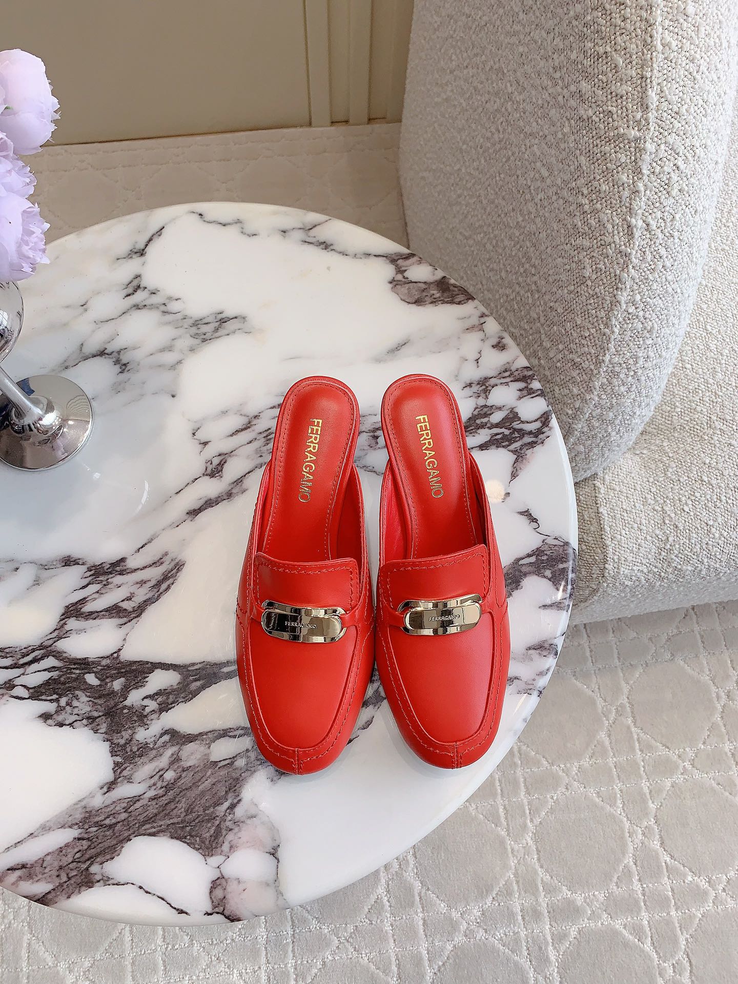 Ferragam’s Elegant Monolithic Half-Shoe in Oxen Skin, Size 35-39: A Fashionable Delight - 图片 2