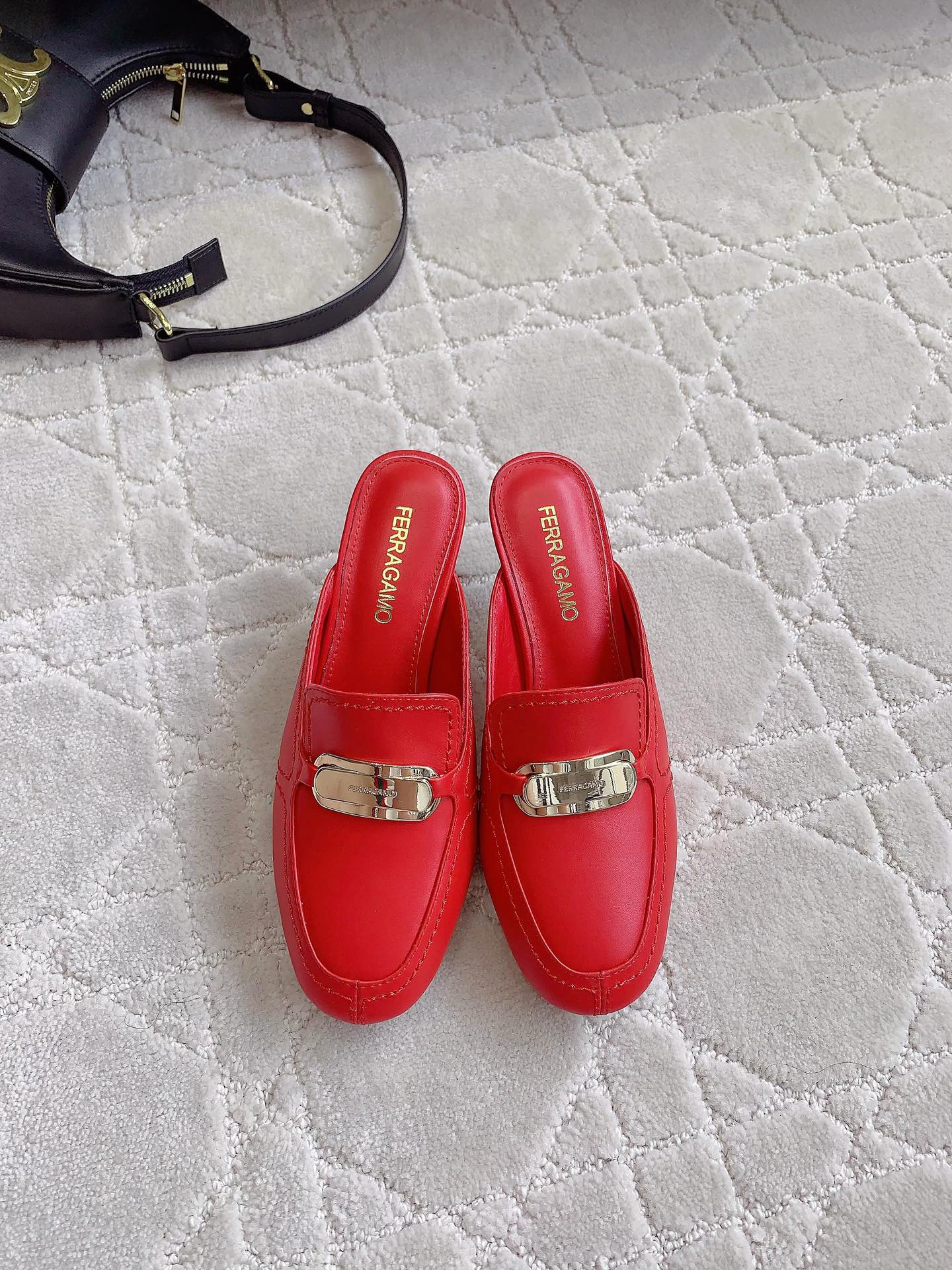 Ferragam’s Elegant Monolithic Half-Shoe in Oxen Skin, Size 35-39: A Fashionable Delight - 图片 4