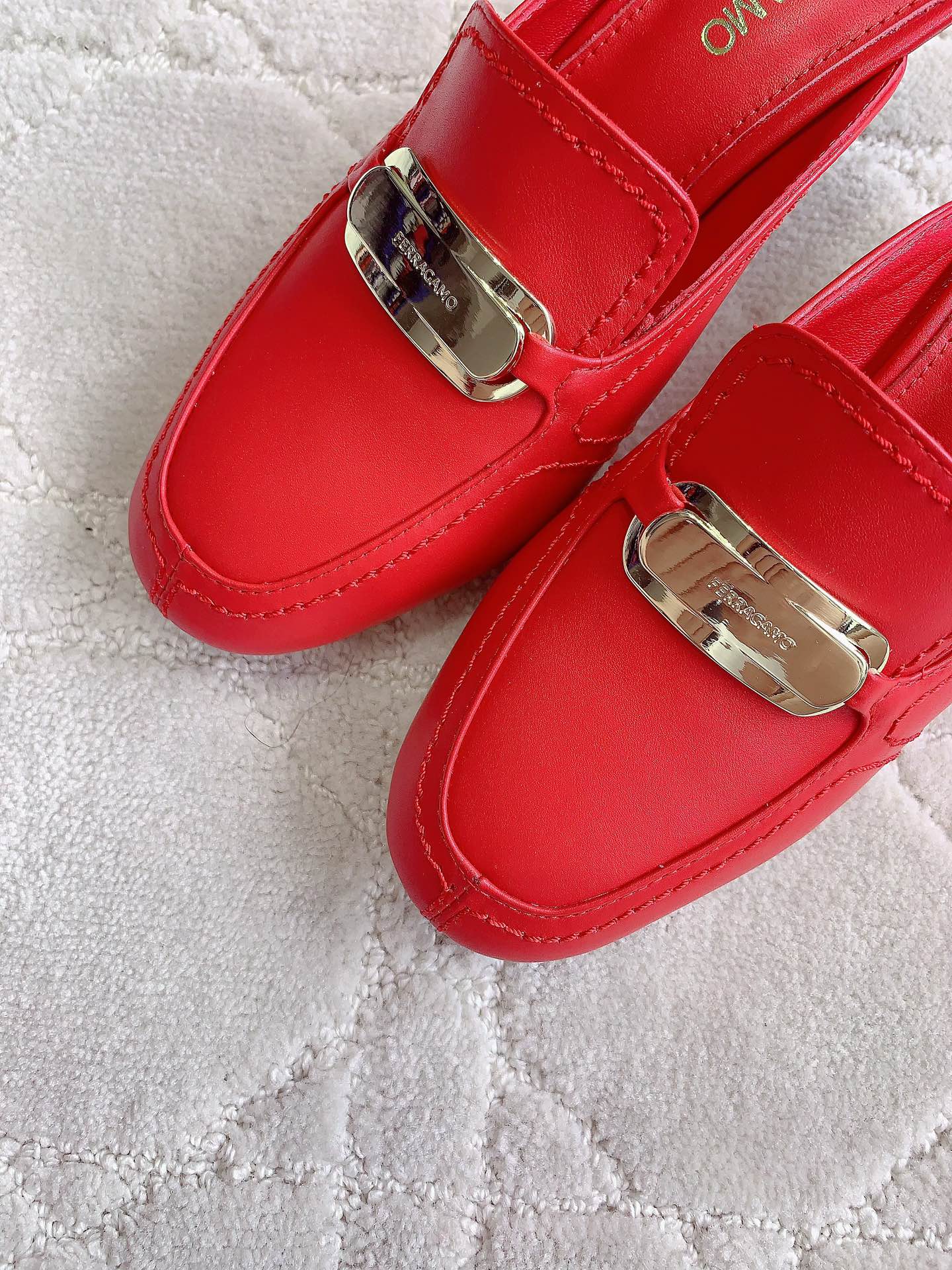 Ferragam’s Elegant Monolithic Half-Shoe in Oxen Skin, Size 35-39: A Fashionable Delight - 图片 6