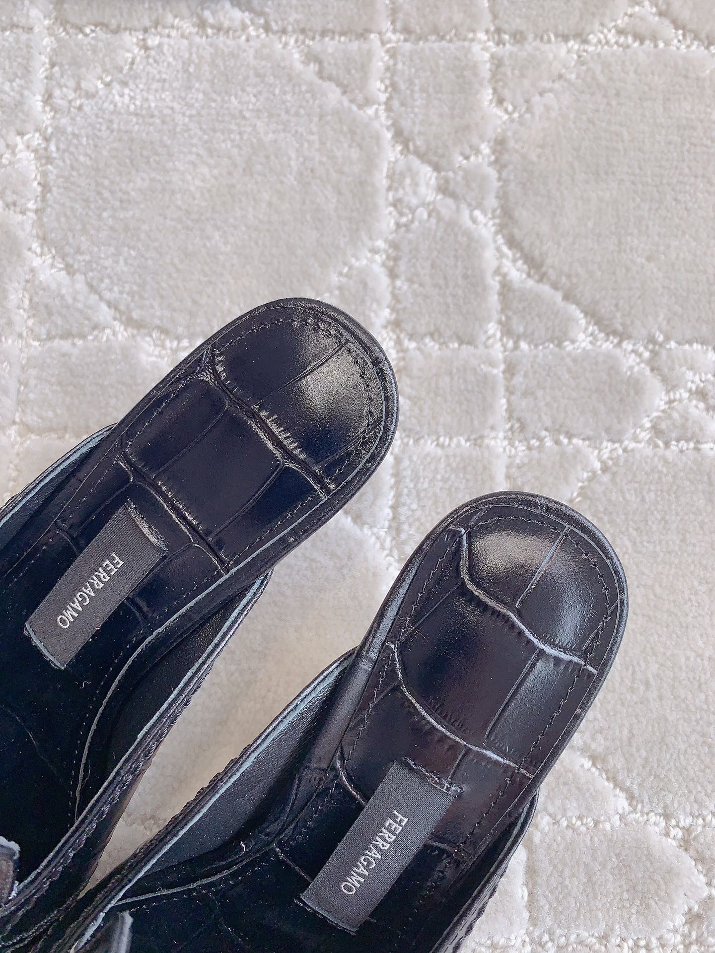 Ferragam’s Elegant Monolithic Half-Shoe in Size 35-39 with Oxen Skin and Italian Leather - 图片 7