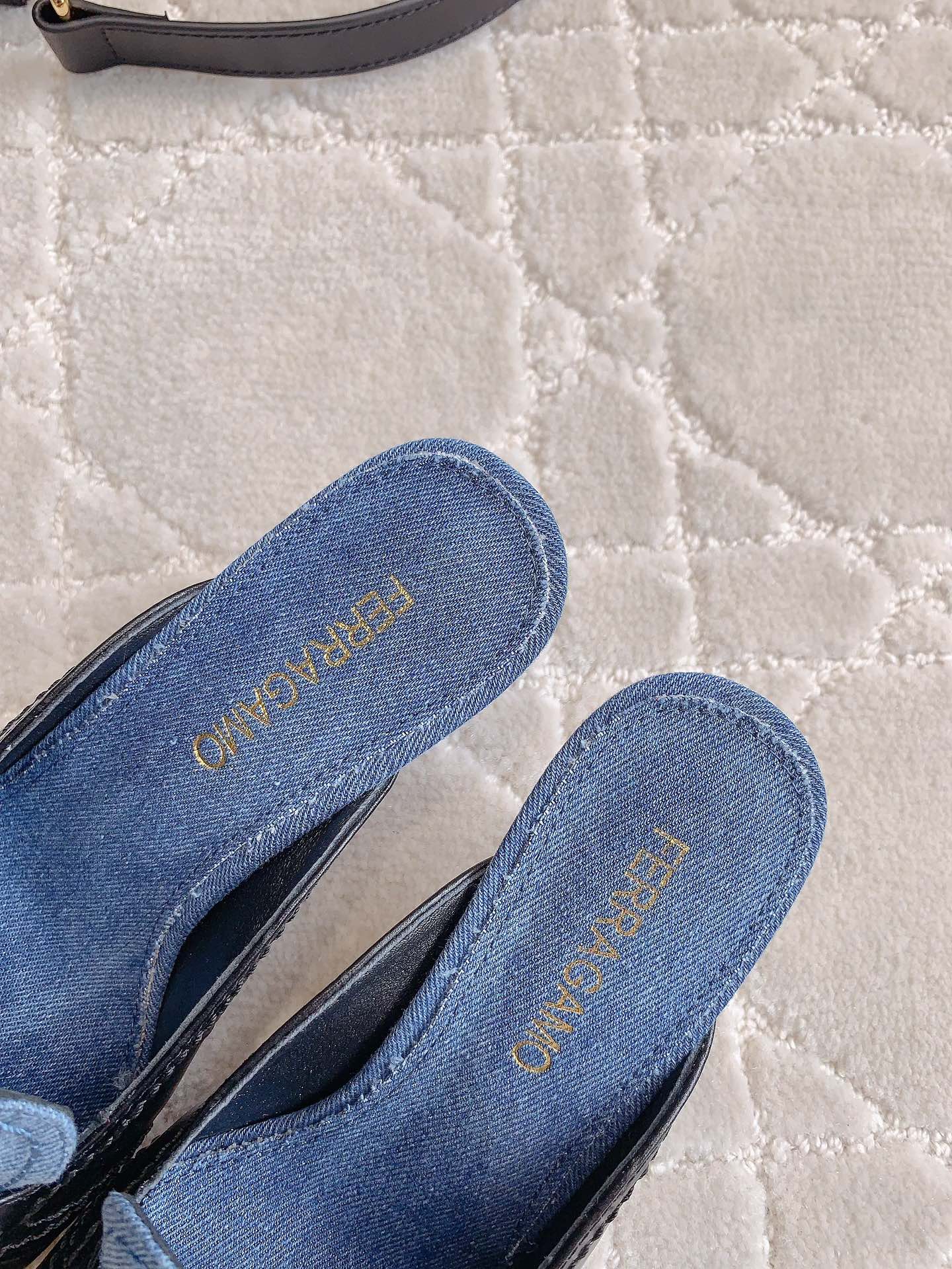 Ferragam’s Elegant Monolithic Half-Shoe in Oxen Skin, Size 35-39, Italian Leather - 图片 7