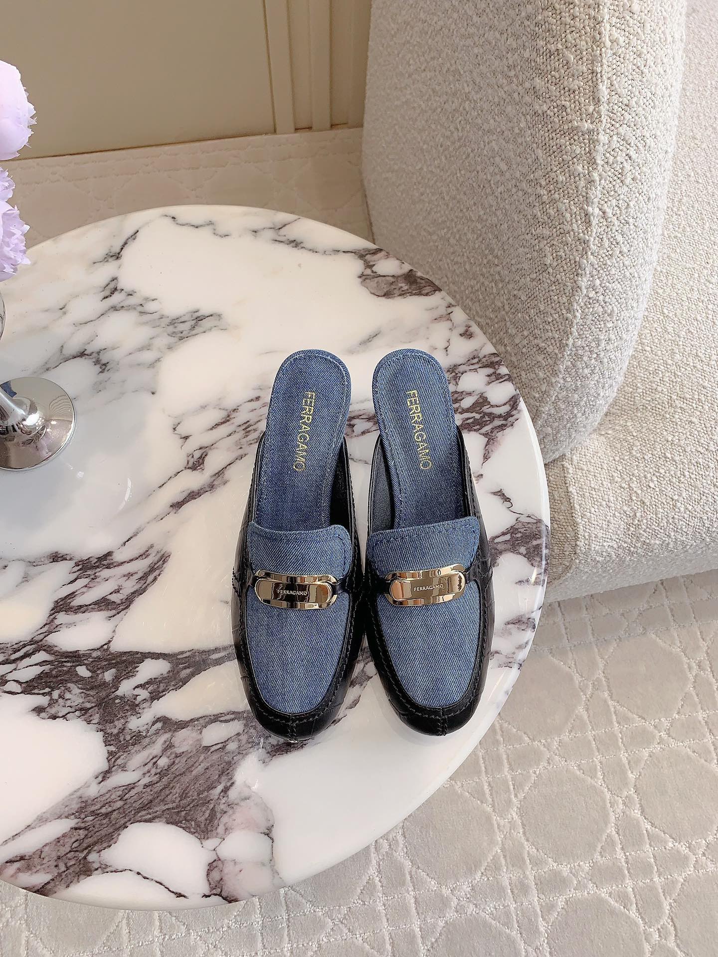 Ferragam’s Elegant Monolithic Half-Shoe in Oxen Skin, Size 35-39, Italian Leather - 图片 2