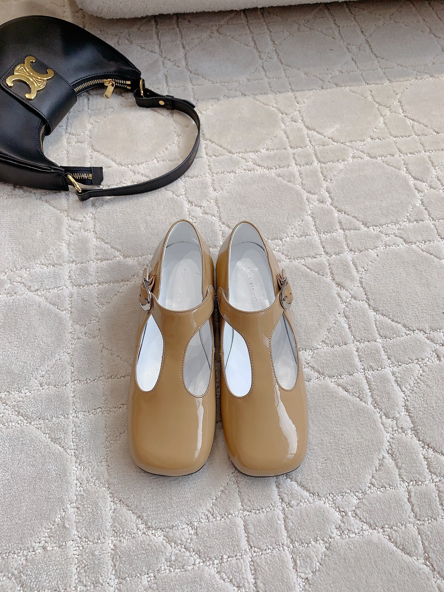 Tory Burch Chaussures Plates Personnalisez la meilleure réplique
 Cuir de vache Genuine Leather Peau mouton Vintage