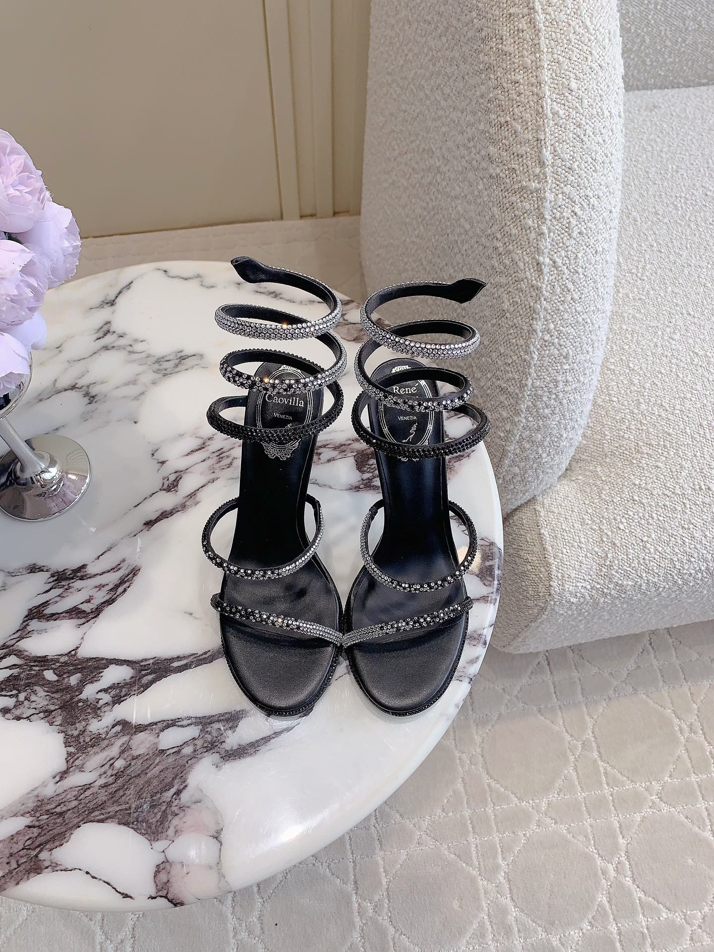 NO:468252,Ren* Caovill* Classic snake-shaped rhinestone-inlaid high heel sandals, silk-skin upper, super flash, inner foot pad sheepskin original uniform flash silver leather outsole heel height 9.5cm size 35-39 (custom made in 34, 40, 41, 42, 43), high heels sandals, sandals, high heels, sheepskin, real silk, Leather soles19860909Ren* Caovill* 经典蛇形缠绕水钻镶嵌高跟凉鞋 鞋面真丝烫钻 超闪 内里垫脚羊皮 原版一致闪银真皮大底 跟高9.5cm 尺码35-39（34、40、41、42、43定做）,高跟鞋凉鞋,sandals,high heels,sheepskin,real silk,Leather soles,Women's Shoes