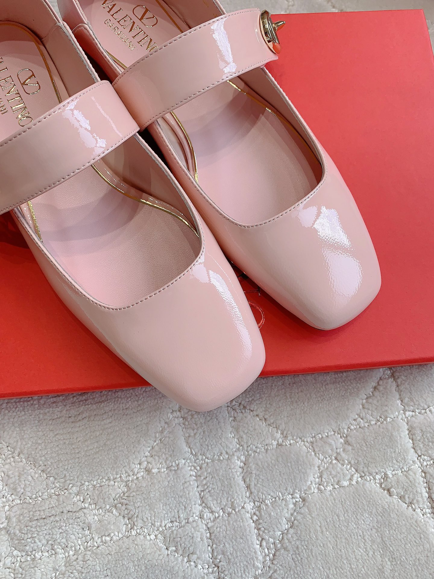 Valentin’s New Mary Jane Flats: Italian Leather, V-Buttons, Size 35-39, $750. - 图片 5