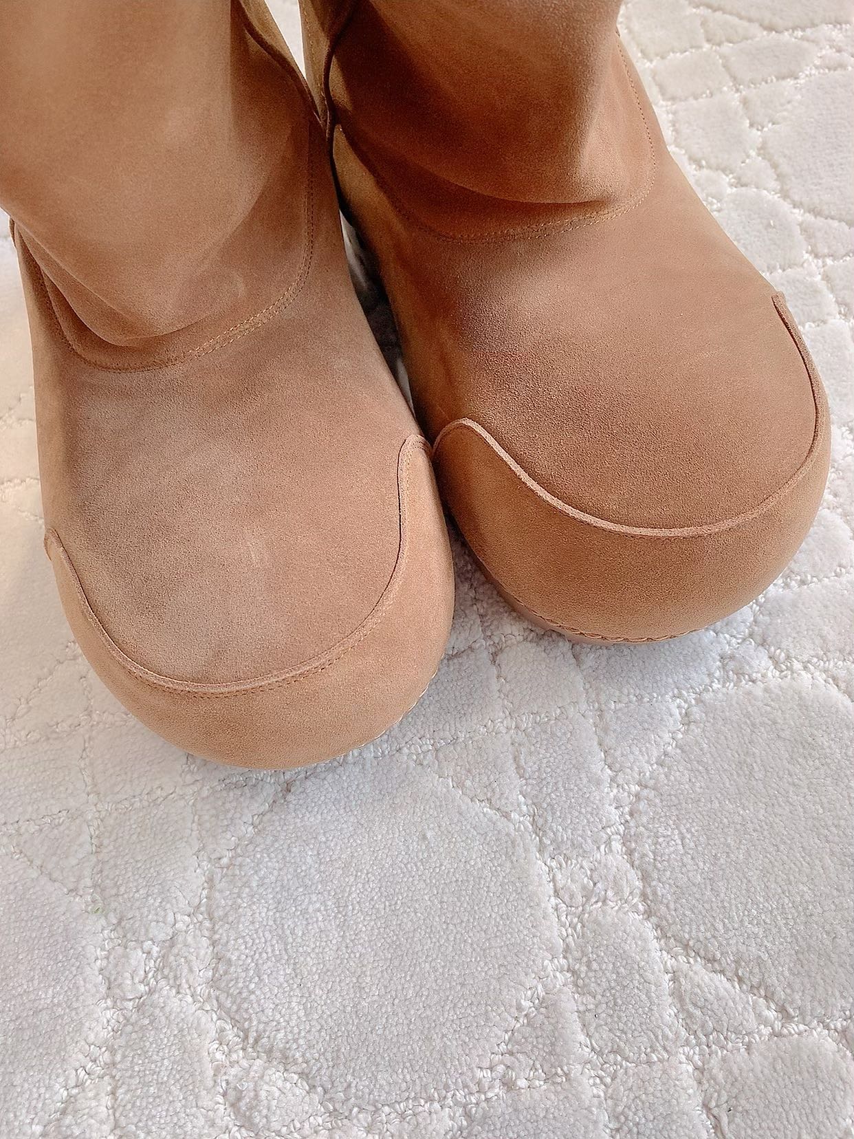 Stylish Balenciaga Snow Boots: New, Thick, Warm, and Unique Design - 图片 6