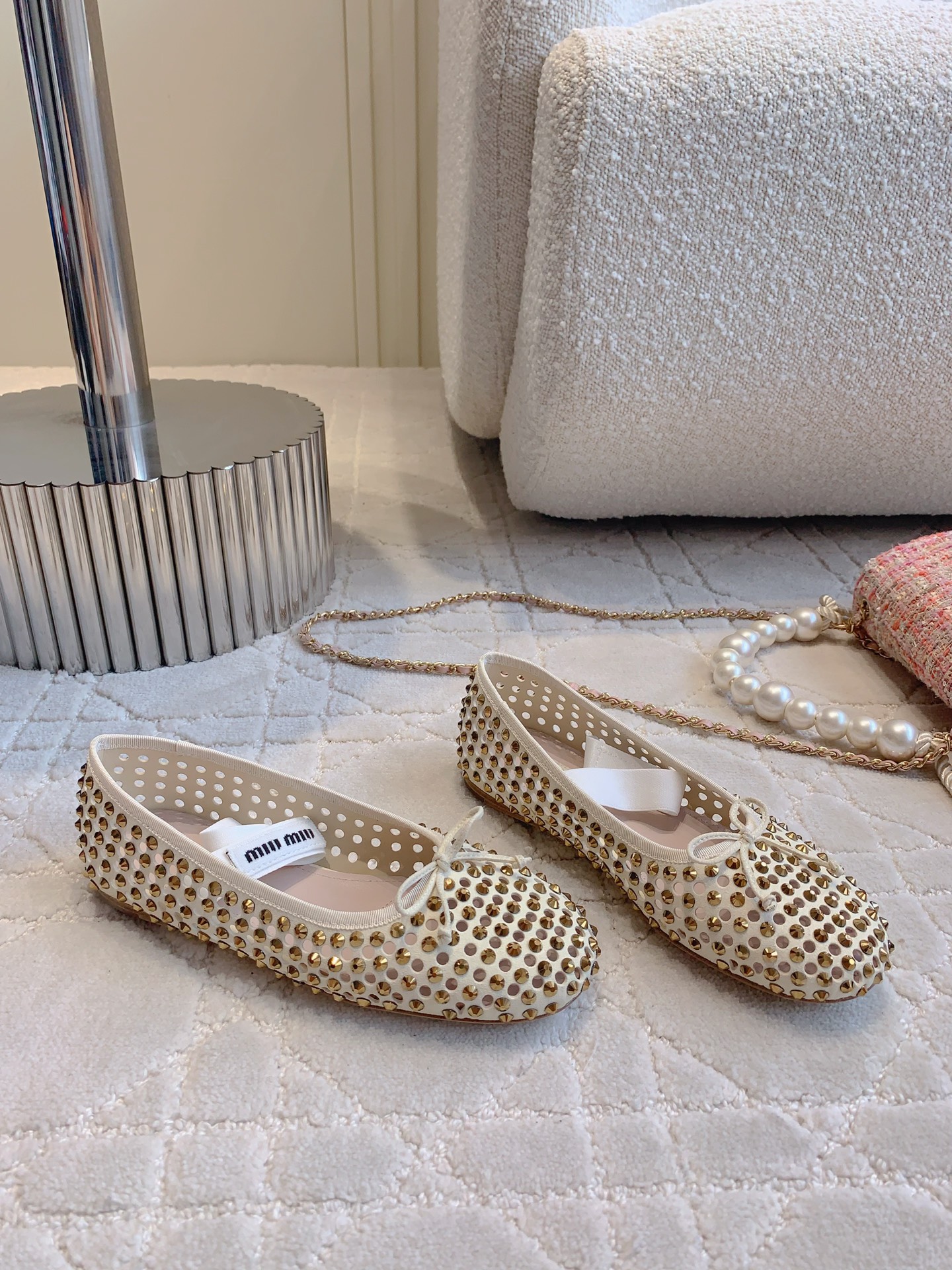 Luxurious Ballet Shoes: Miu’s Perfect Match of Style and Comfort - 图片 3