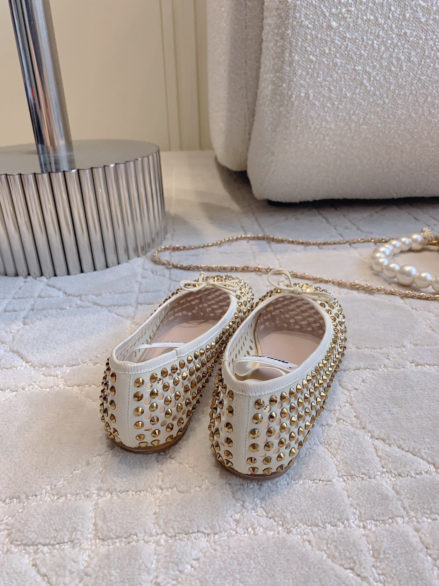 Luxurious Ballet Shoes: Miu’s Perfect Match of Style and Comfort - 图片 8