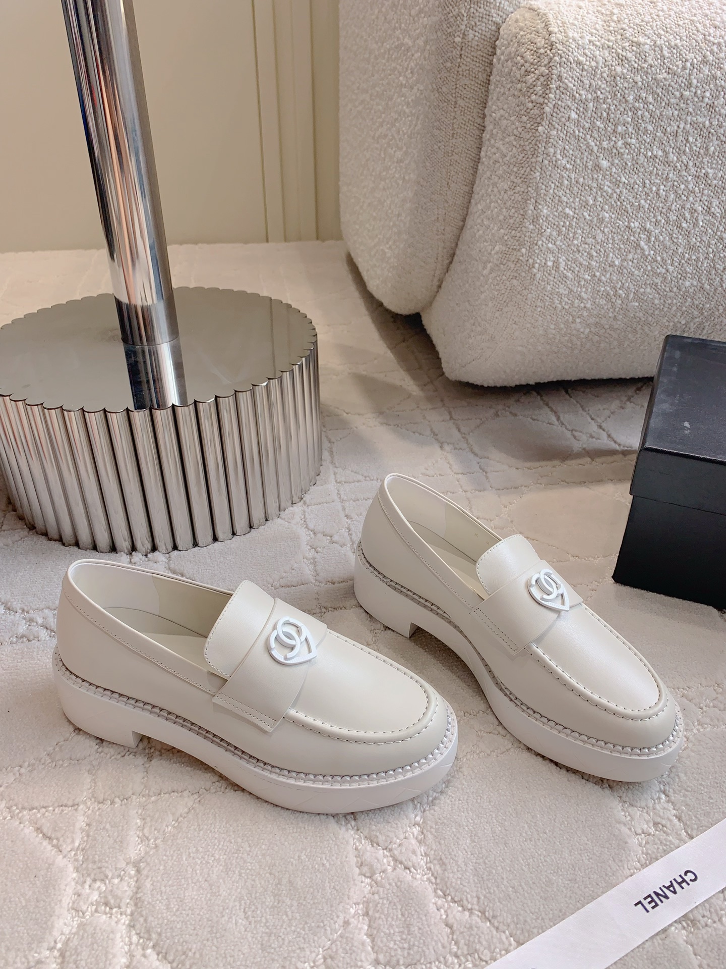 Saint Laurent Classic Luxury Leather Shoe Loafer Ref.3C524AC3 3