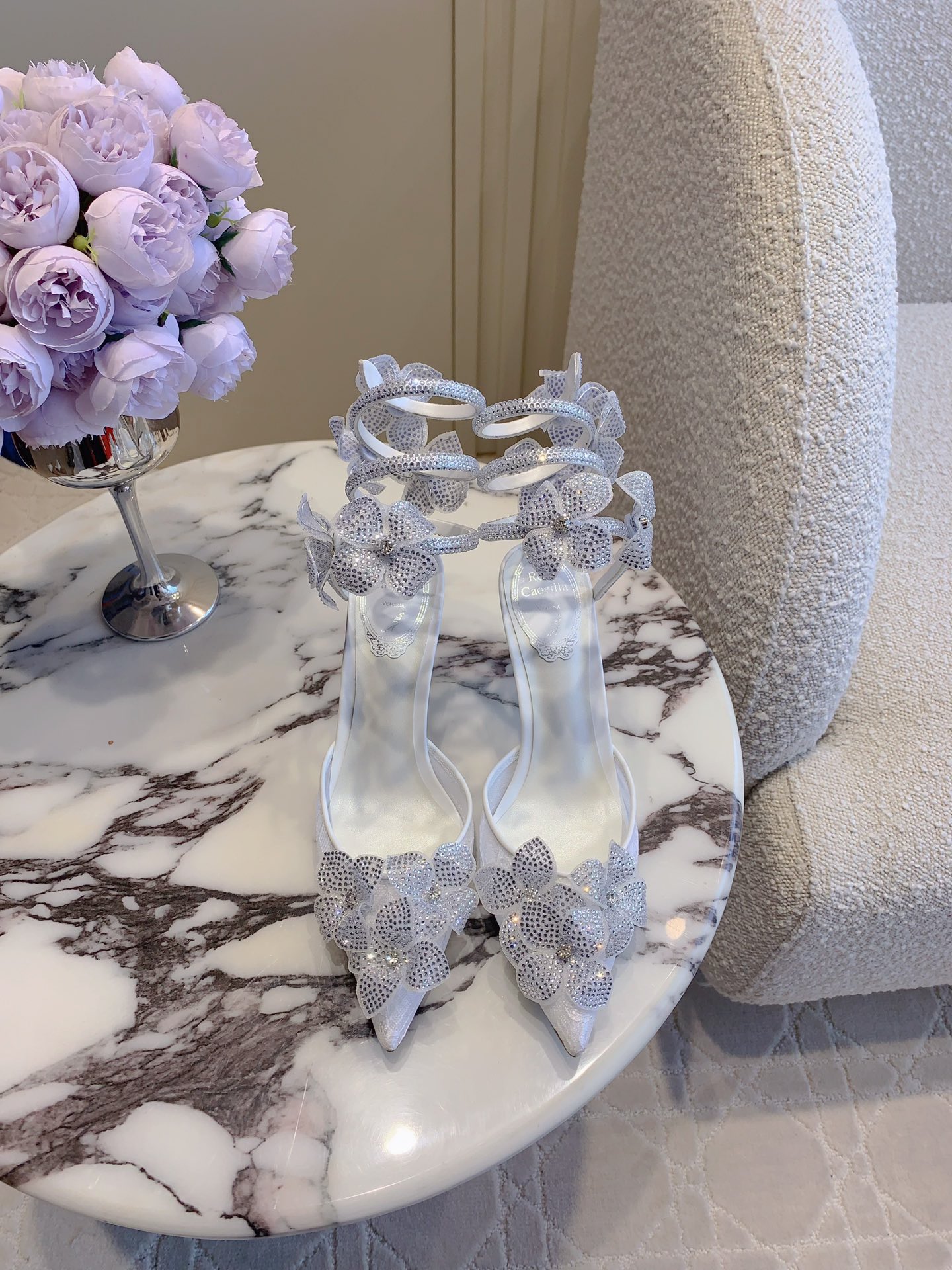 NO:468186,Ren* Caovill* Crystal Flower High Heel Sandals bling bling exquisite and imposing fairy butterfly snake-shaped straps are full of fairy spirit. They can be called handicrafts. Imported silk and super flashing rhinestones. Floating sheepskin. Italian leather outsole. Heel height 7cm. Size 35-39 (34 40 41 42 43 customized), high heels, sandals, high heels, sheepskin, real silk, Leather soles19860909Ren* Caovill* 水晶花朵高跟凉鞋 bling bling精致逼人 仙女蝴蝶蛇形绑带光彩熠熠 仙气十足 堪称工艺品 面料进口真丝加超闪水钻 垫脚羊皮 意大利真皮大底 跟高7cm 尺码35-39（34 40 41 42 43定做）,高跟鞋凉鞋,sandals,high heels,sheepskin,real silk,Leather soles,Women's Shoes