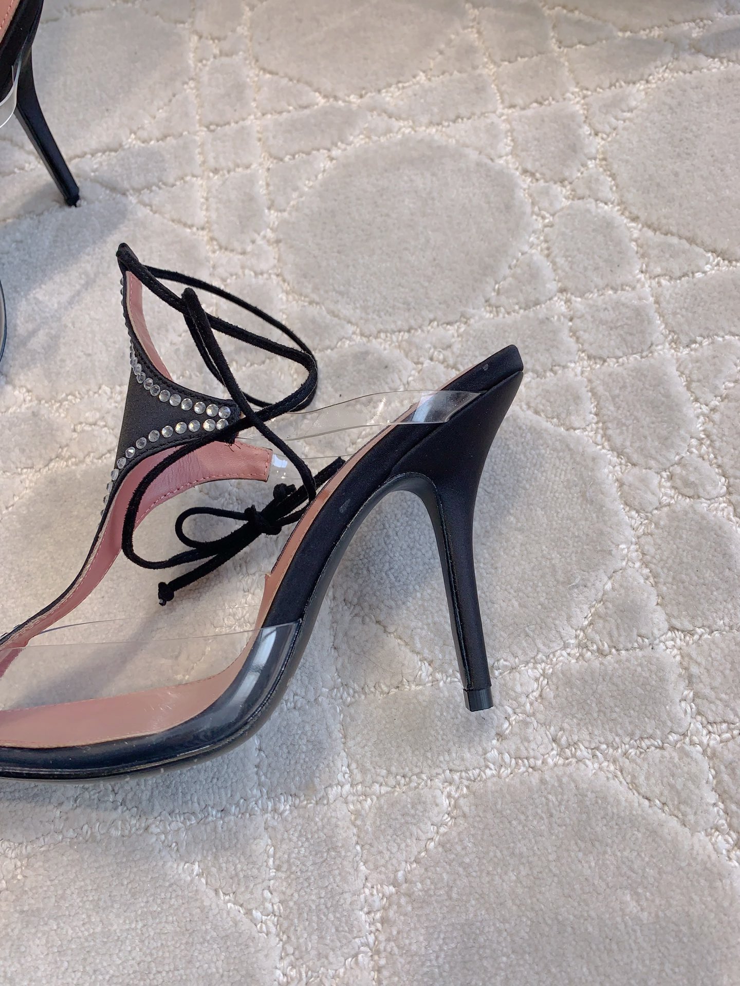 Stylish High Heel Shoes: Les Petits Joueurs’ Elegant Italian Collection, Priced at $567. - 图片 7