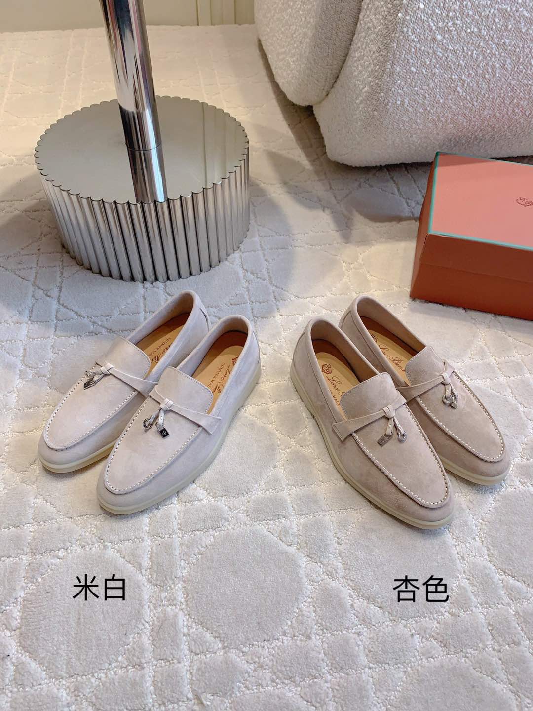 NO:172575,Women's Loro Pian* LP classic loafers, simple and fashionable, super comfortable footwear, shoes that can walk 20,000 steps a day, super versatile!  Original purchase and development Top quality!   Upper cowhide inner sheepskin cowhide footbed sole high elastic cow tendon sole comfortable and wear-resistant Size 36-40 (35 41 42 customized), loro piana, loro piana, loafers, cowhide, sheepskin19860909女款 Loro Pian* LP万年经典款乐福鞋 简约时尚 脚感超级舒适 一天可以暴走两万步的鞋子 超级百搭款！ 原版购入开发 顶级品质！  鞋面牛皮 内里羊皮 牛皮垫脚 鞋底高弹牛筋底 舒适耐磨 尺码36-40（35 41 42定做）,乐福鞋,loro piana,loro piana,loafers,cowhide,sheepskin,Women's Shoes