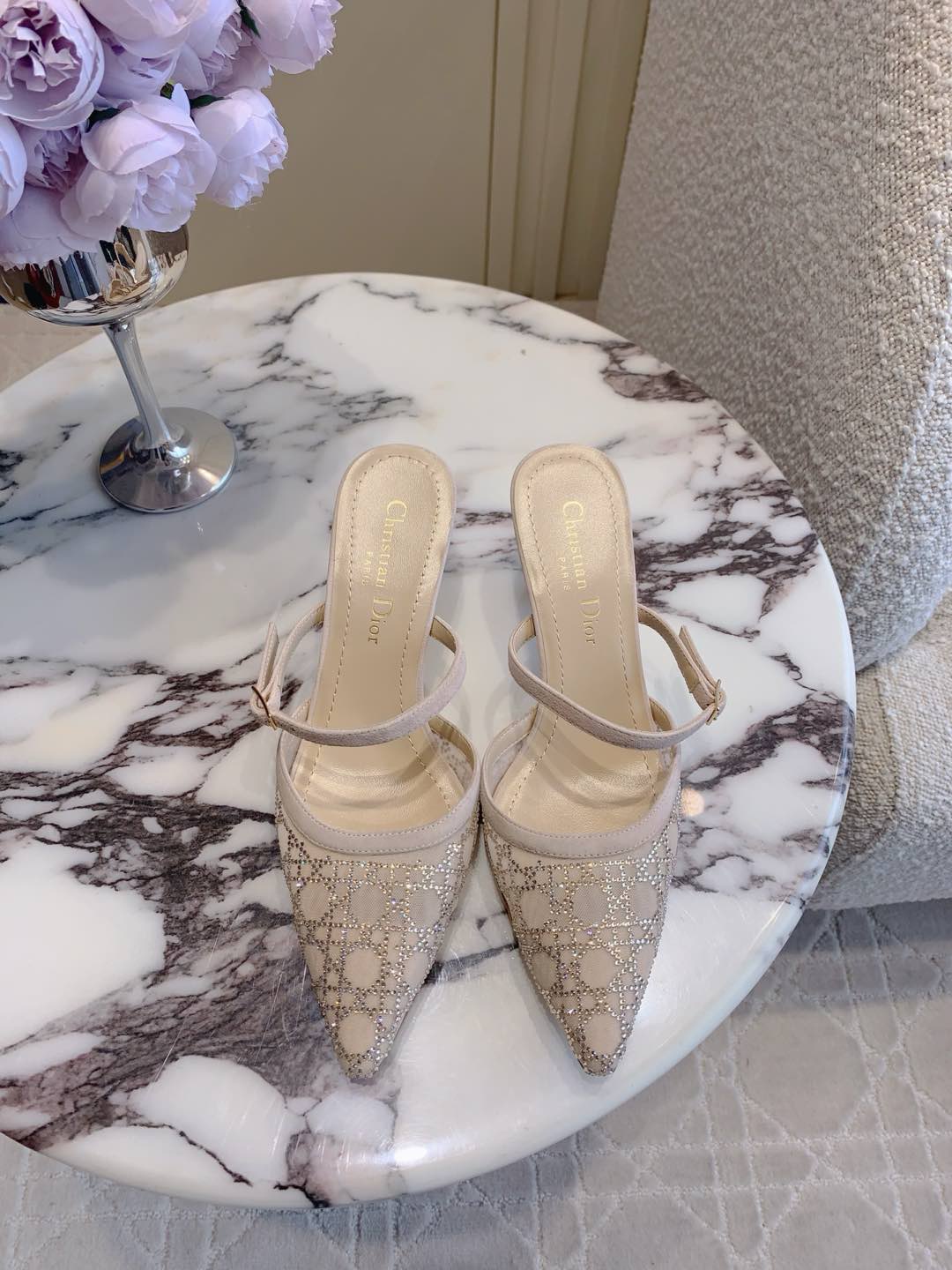 NO:129912,Dio's newest mesh rhinestone high heels bling bling flashes out of the galaxy classic shoe shape super modified foot shape single master key in the closet is the one step at a time. It's worth every girl to have. Imported mesh super flashing rhinestone footbed sheepskin heel height 5cm Italian leather outsole size 35-39 (40 41 42 custom made), high heels, dior, high heels, sheepskin, Leather soles19860909Dio*新款网纱水钻高跟鞋 bling bling闪出银河系 经典鞋型超级修饰脚型 衣橱里单万能钥匙非它莫属 一步一优雅 值得每一位女生拥有 鞋面进口网纱超闪水钻 垫脚羊皮 跟高5cm 意大利真皮大底 尺码35-39（40 41 42定做）,高跟鞋,dior,high heels,sheepskin,Leather soles,Women's Shoes