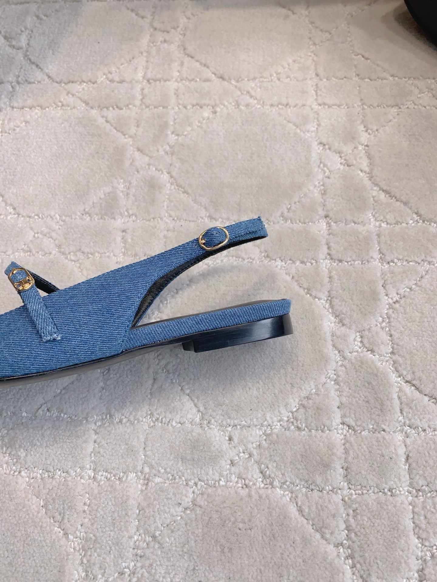 Stylish Leather Flat Shoes by Celin in Sizes 35-39: Shoe-Faced Cowcloth Design - 图片 7