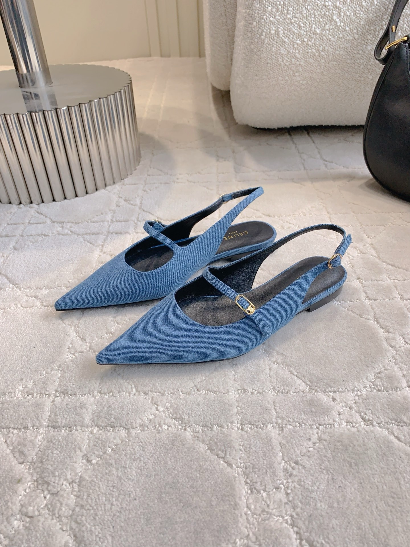 Stylish Leather Flat Shoes by Celin in Sizes 35-39: Shoe-Faced Cowcloth Design - 图片 1