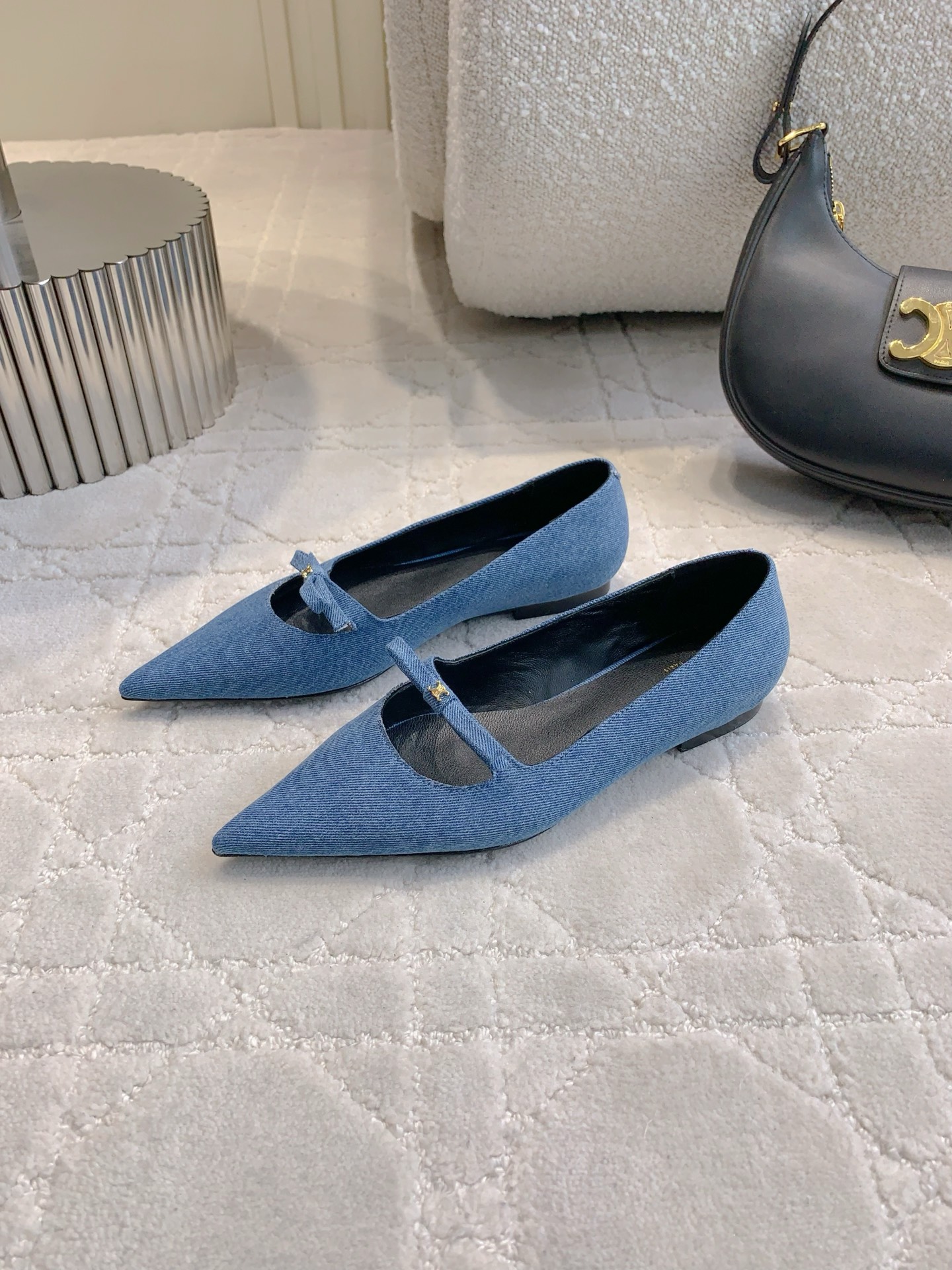 Trendy Leather Flat Shoes by Celin: Italian Craftsmanship in Sizes 35-39 - 图片 1
