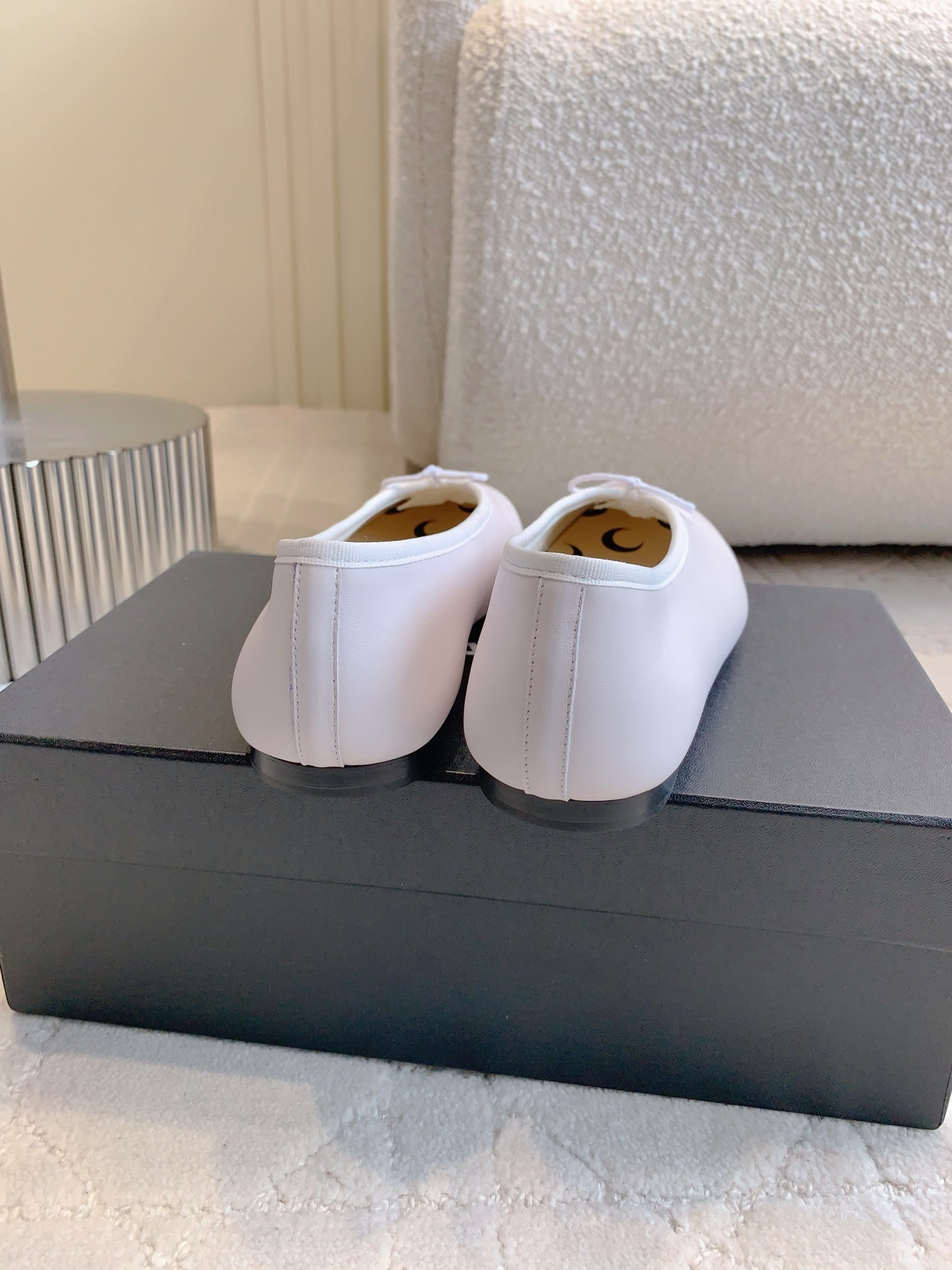 Unique Moon Base Ballet Shoes by Repetto: Cozy, Invincible, and Beautiful Craftsmanship - 图片 8