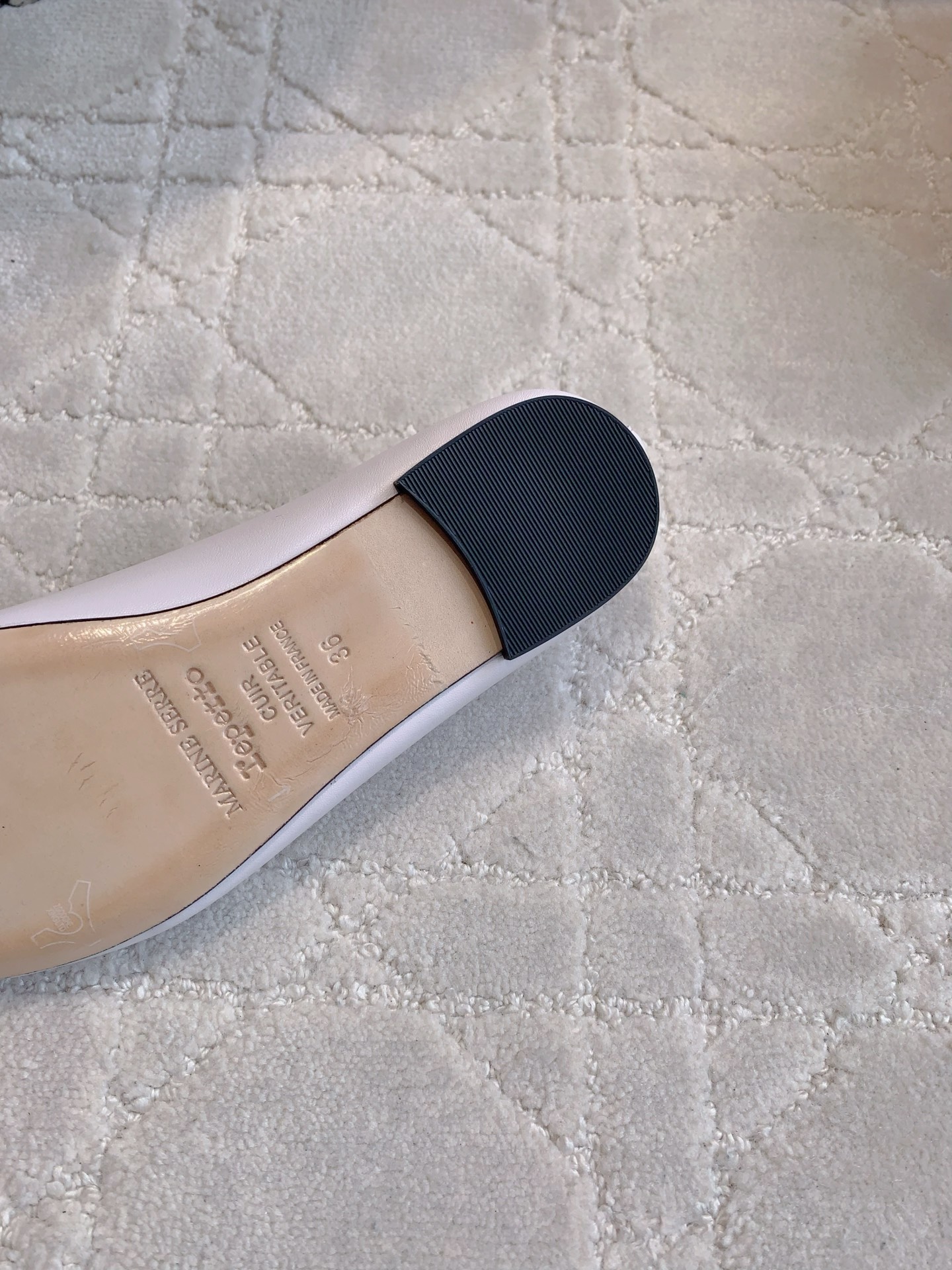 Unique Moon Base Ballet Shoes by Repetto: Cozy, Invincible, and Beautiful Craftsmanship - 图片 9