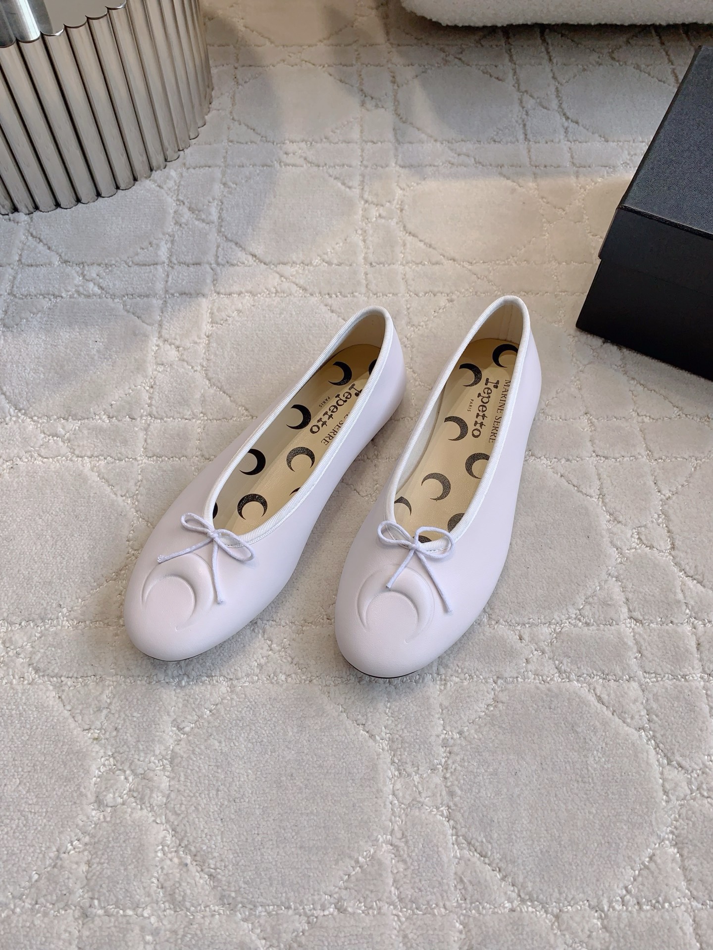 Unique Moon Base Ballet Shoes by Repetto: Cozy, Invincible, and Beautiful Craftsmanship - 图片 3