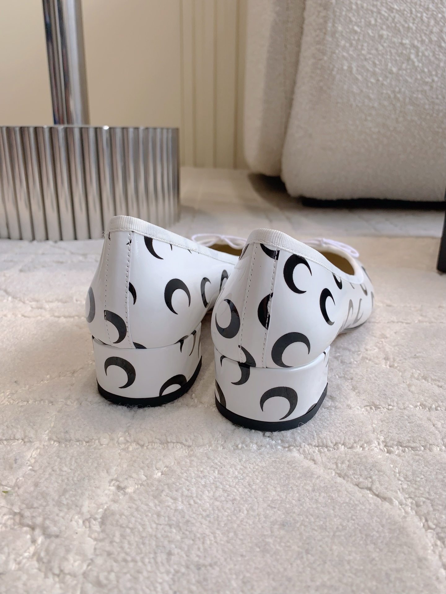 “Marine Serre New Moon Crunch Ballet Shoes: Unique Lunar Symbol, Comfortable and Stylish” - 图片 7