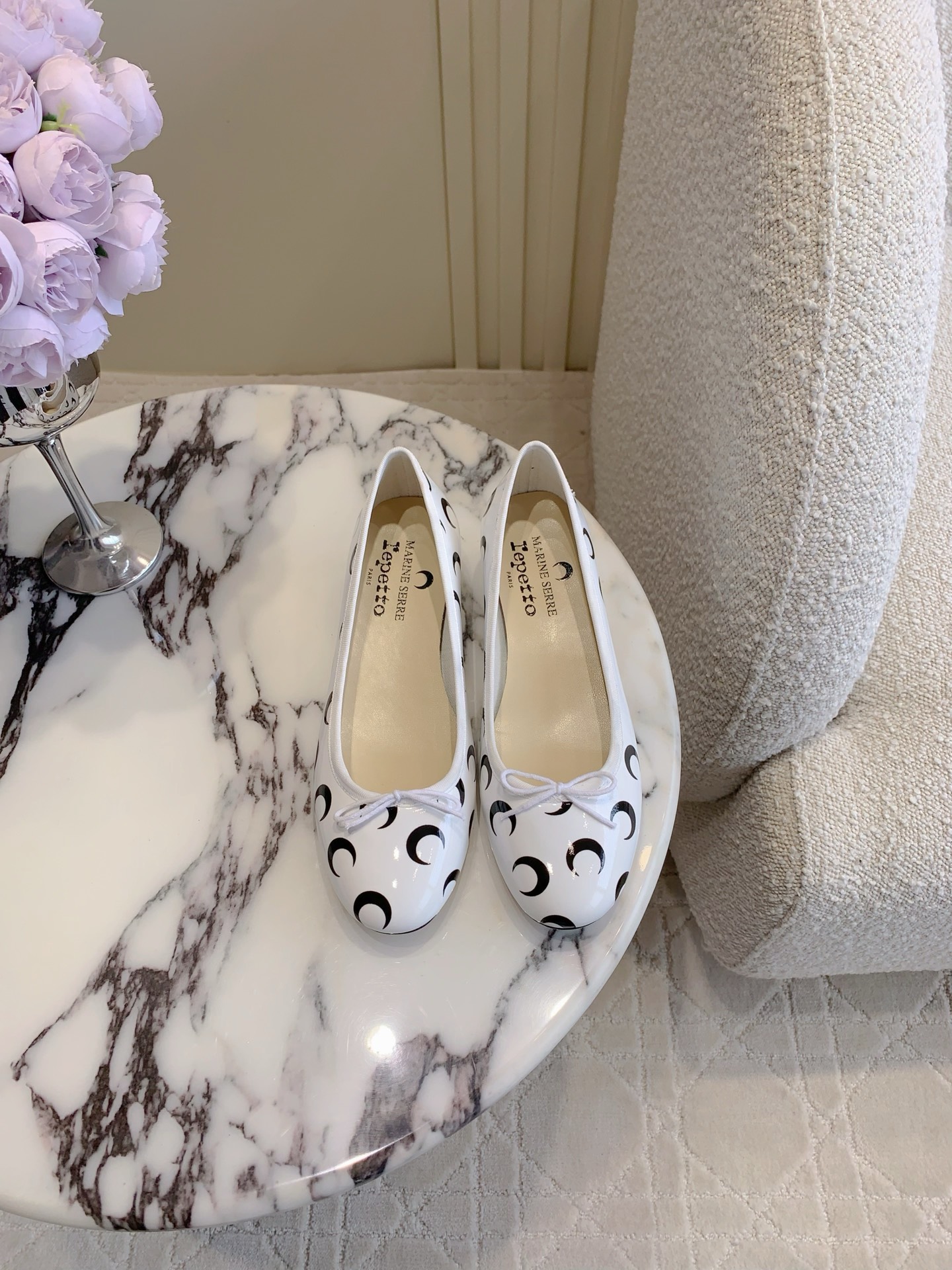 “Marine Serre New Moon Crunch Ballet Shoes: Unique Lunar Symbol, Comfortable and Stylish” - 图片 9