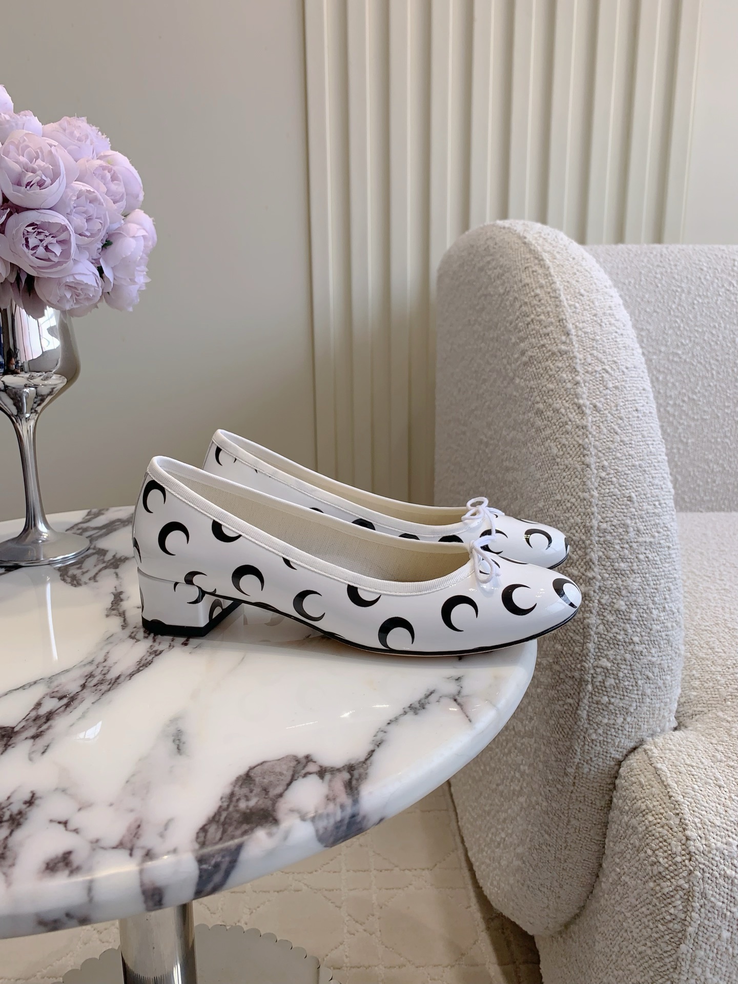 “Marine Serre New Moon Crunch Ballet Shoes: Unique Lunar Symbol, Comfortable and Stylish” - 图片 5