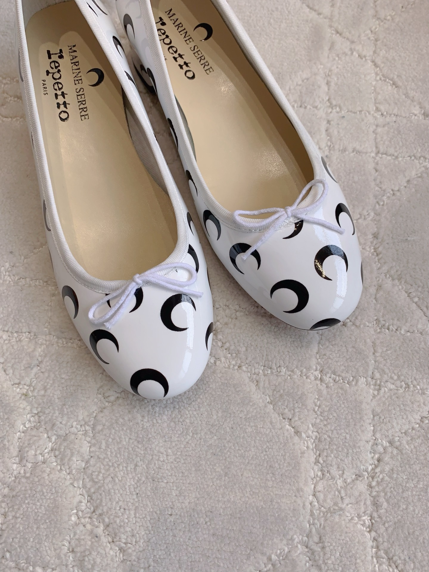 “Marine Serre New Moon Crunch Ballet Shoes: Unique Lunar Symbol, Comfortable and Stylish” - 图片 3