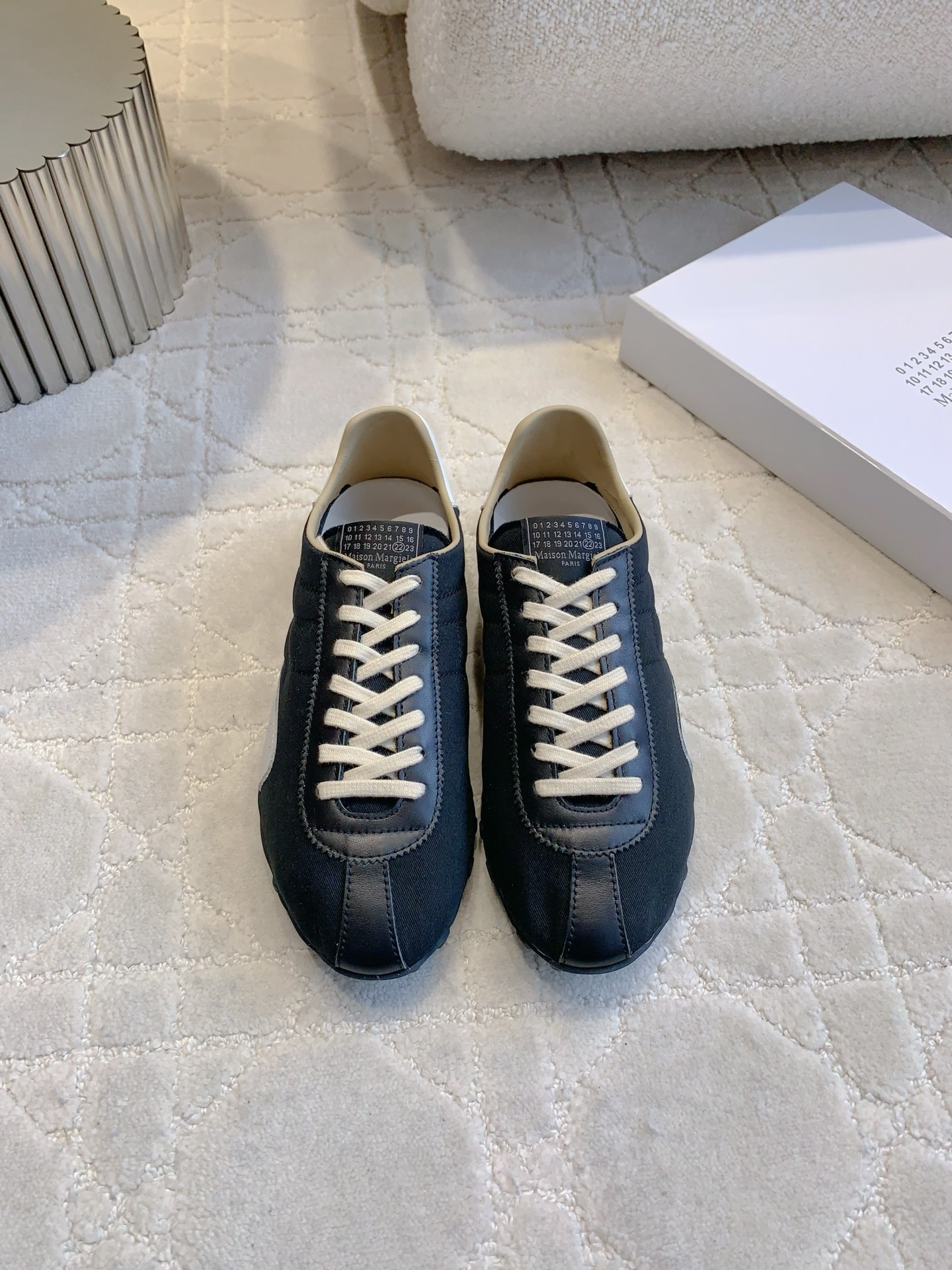 NO:262478,Maison margiel* MM6 Maison Margiel New Forrest Gundam training shoes Casual shoes The feet look so good on the feet. Close your eyes and can be used to control all kinds of outfits. Versatile and comfortable. Upper cowhide spliced ​​fabric, inner foot pad cowhide original open mold sole size 35-39 (customized for 40), casual shoes/sports shoes, masion margiela, masion margiela, sneakers, cowhide19860909Maison margiel* MM6 马吉拉 新款阿甘德训鞋休闲鞋 上脚太好看啦 闭眼入 各种穿搭都能驾驭 百搭又舒适  鞋面牛皮拼接布面 内里垫脚牛皮 原版开模大底 尺码35-39（40定做）,休闲鞋/运动鞋,masion margiela,masion margiela,sneakers,cowhide,Women's Shoes