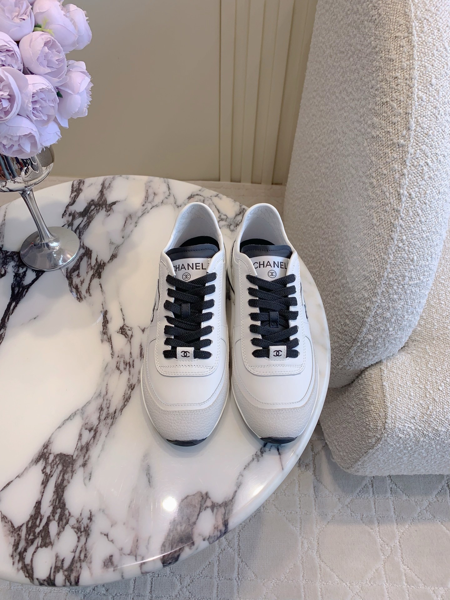 NO:252080,Women's men's same style, CHANE* new leather sneakers, Coco girls must-have, you can always trust the Chanel designer's vision, perfect comfort, no pressure on the feet, women's size 35-39 (40 41 custom made) Men's size 39-44 (45 custom made), casual shoes/sports shoes, chanel, chanel, sneakers19860909女款男款男女同款 CHANE*新款皮面运动鞋 Coco女孩必入 永远可以相信香奈儿设计师的眼光 上脚绝绝子 舒适度满分 上脚无压力 女码35-39（40 41定做）男码39-44（45定做）,休闲鞋/运动鞋,chanel,chanel,sneakers,Women's Shoes