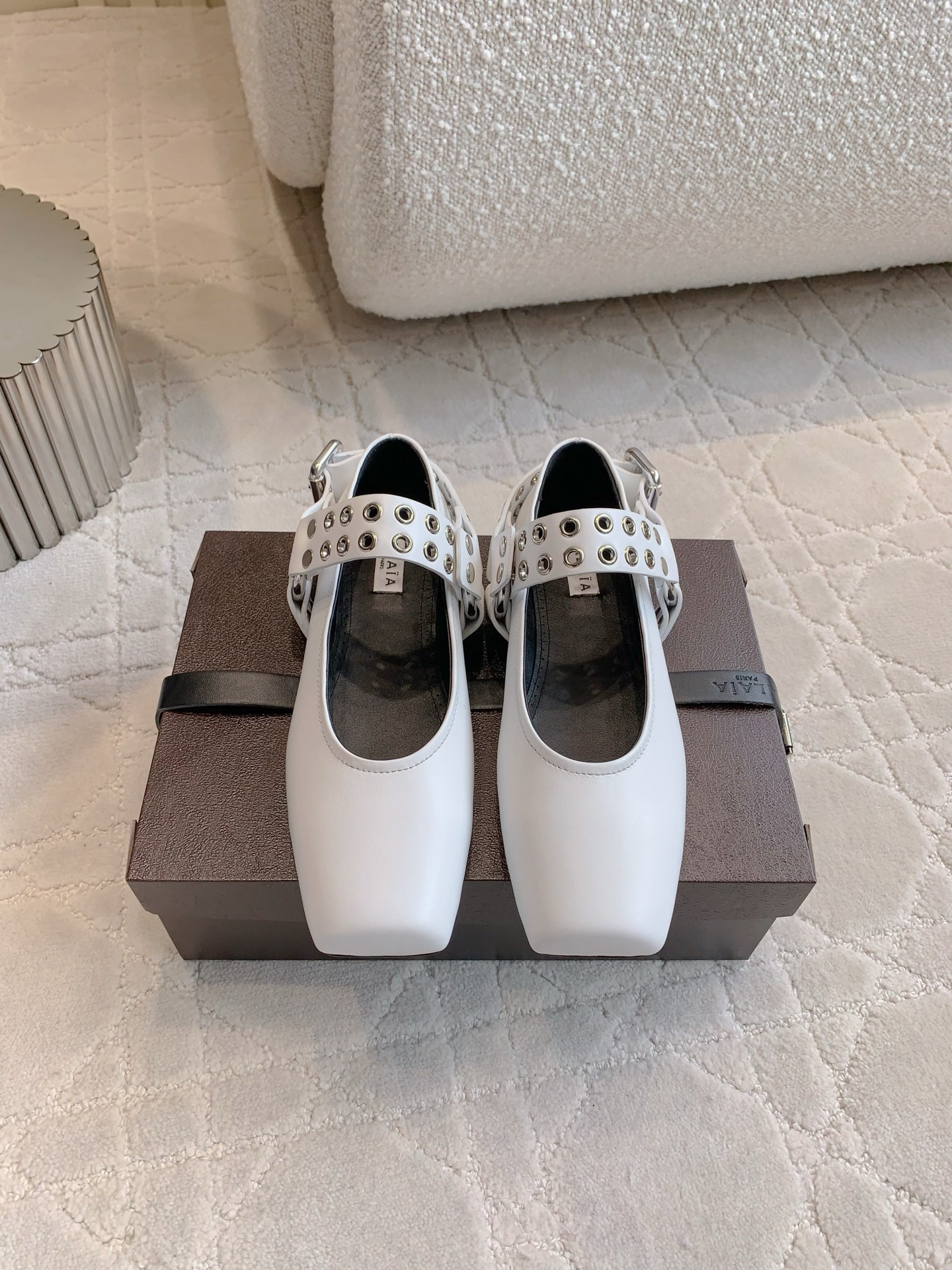 NO:225257,ALAI* new square-toe ballet shoes, motorcycle boots draw inspiration, ballet shoes that cool girls can also wear, sweet and cool style, it is irresistible, packaged in original belt shoe box, upper lambskin, original mold opening hardware, inner foot pad sheepskin, Italian leather outsole, size 35-39 (customized for 40), ballet shoes, alaia, boots, sheepskin, Leather soles19860909ALAI*新款方头芭蕾舞鞋 机车靴汲取灵感 酷女孩也可以穿的芭蕾舞鞋 甜酷风满满 让人无法拒绝 采用原装皮带鞋盒包装 鞋面小羊皮 原版开模五金 内里垫脚羊皮 意大利真皮大底 尺码35-39（40定做）,芭蕾舞鞋,alaia,boots,sheepskin,Leather soles,Women's Shoes