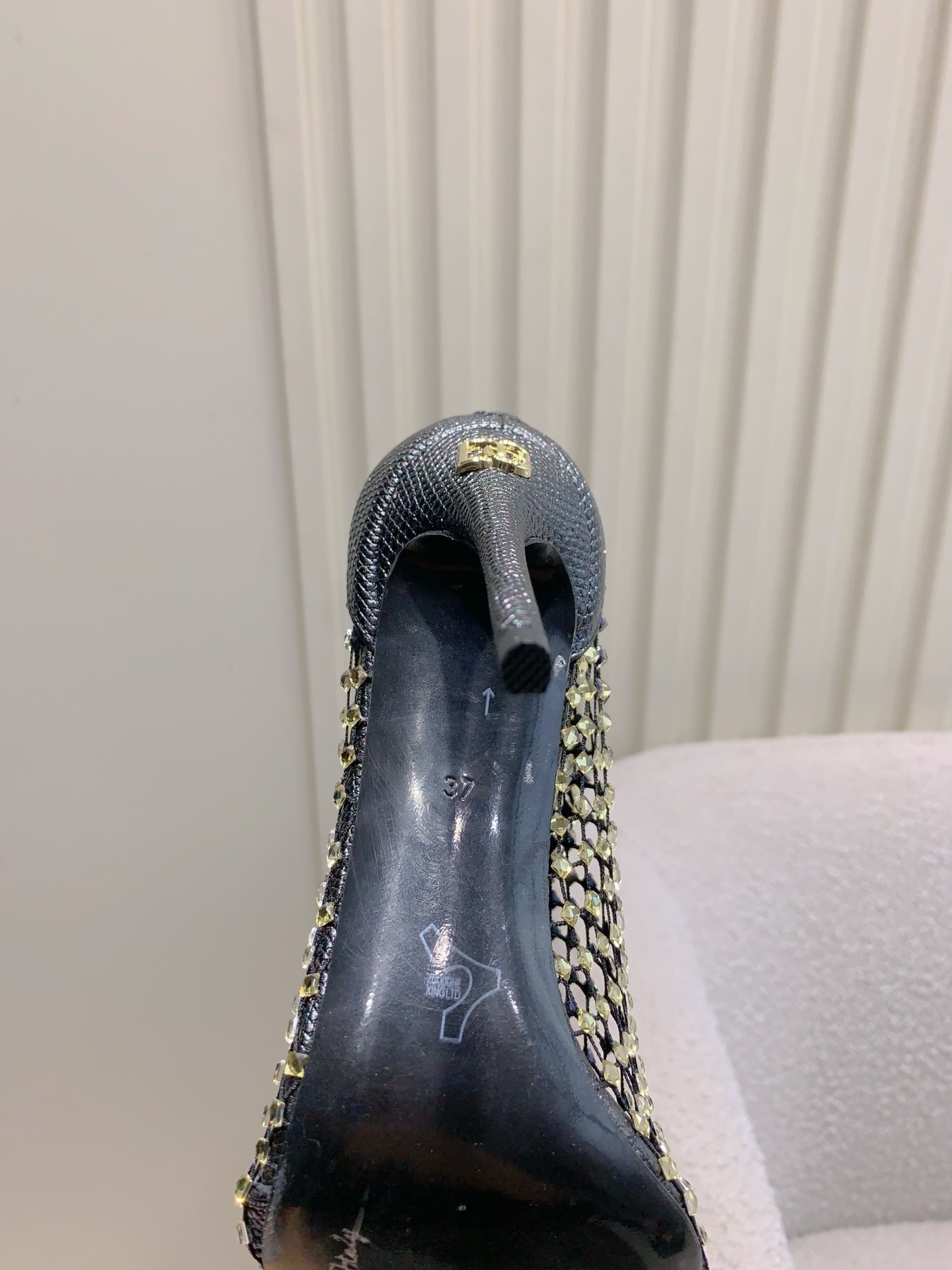 Dolce & Gabbana’s New Web Eye High-Drill Socks and Boots: Sexy, Mysterious, and Beautiful - 图片 7