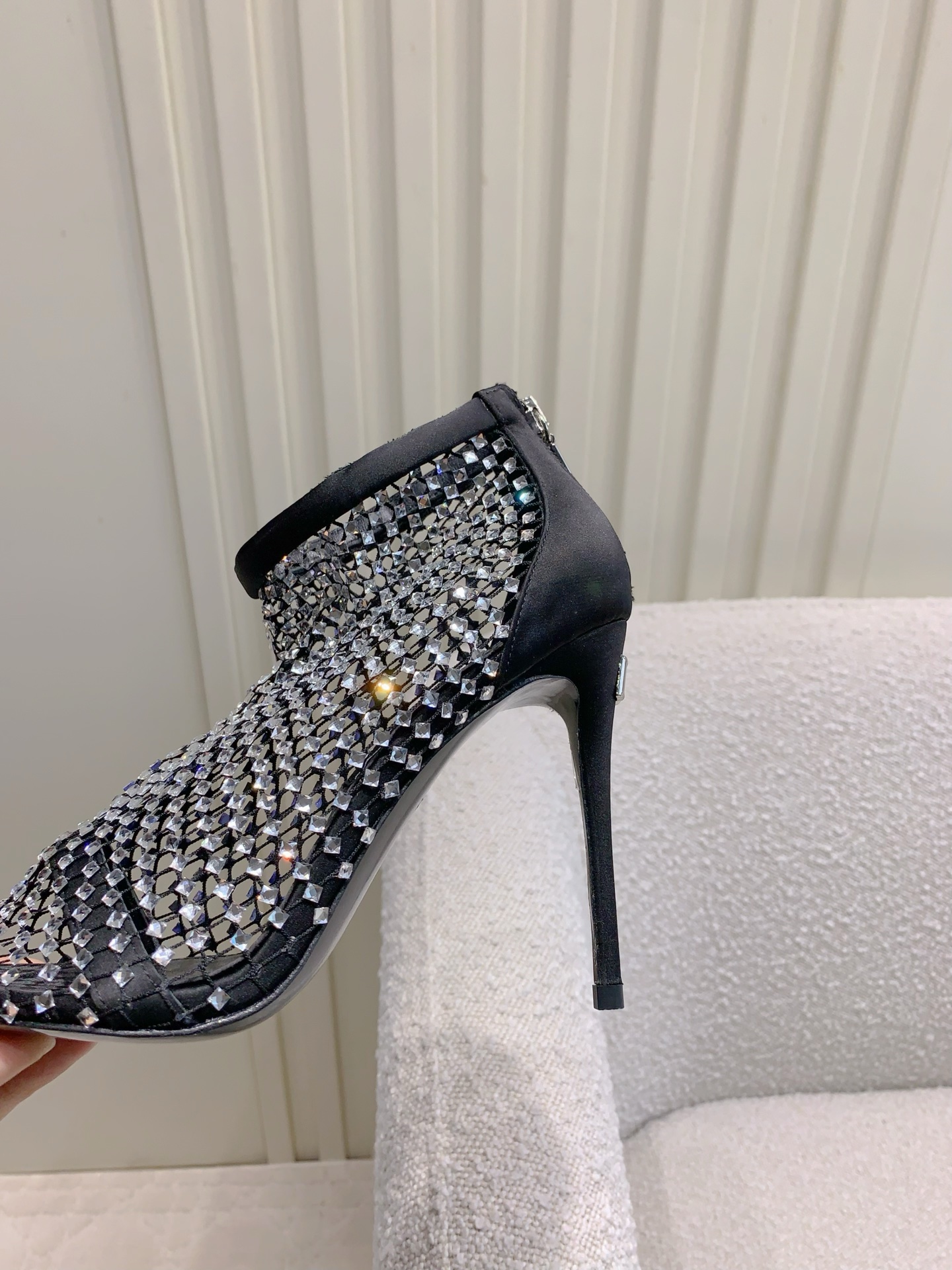 Dolce & Gabbana’s New Web Eye High Socks and Boots: Bling Bling and Sexy - 图片 6
