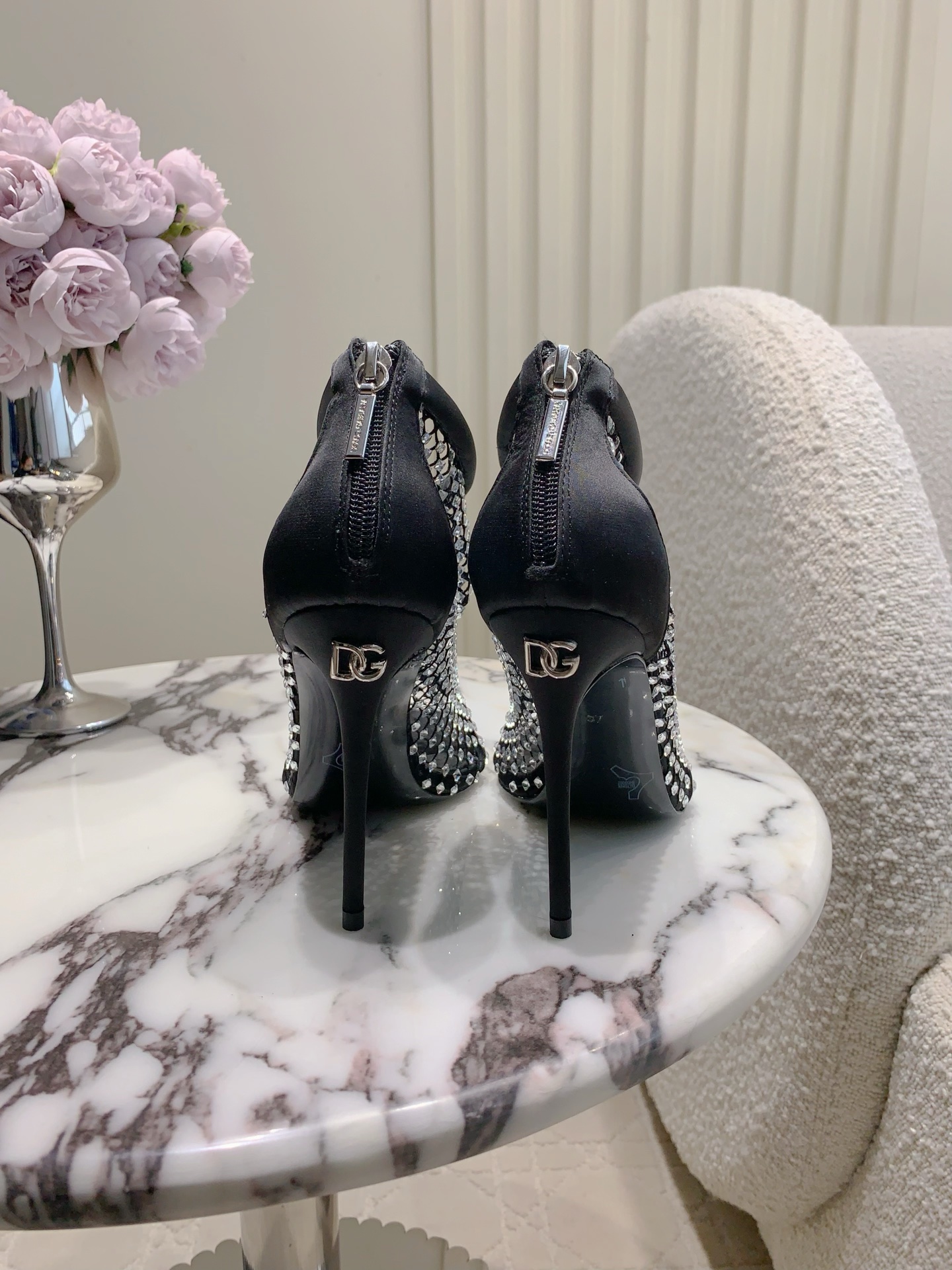 Dolce & Gabbana’s New Web Eye High Socks and Boots: Bling Bling and Sexy - 图片 3