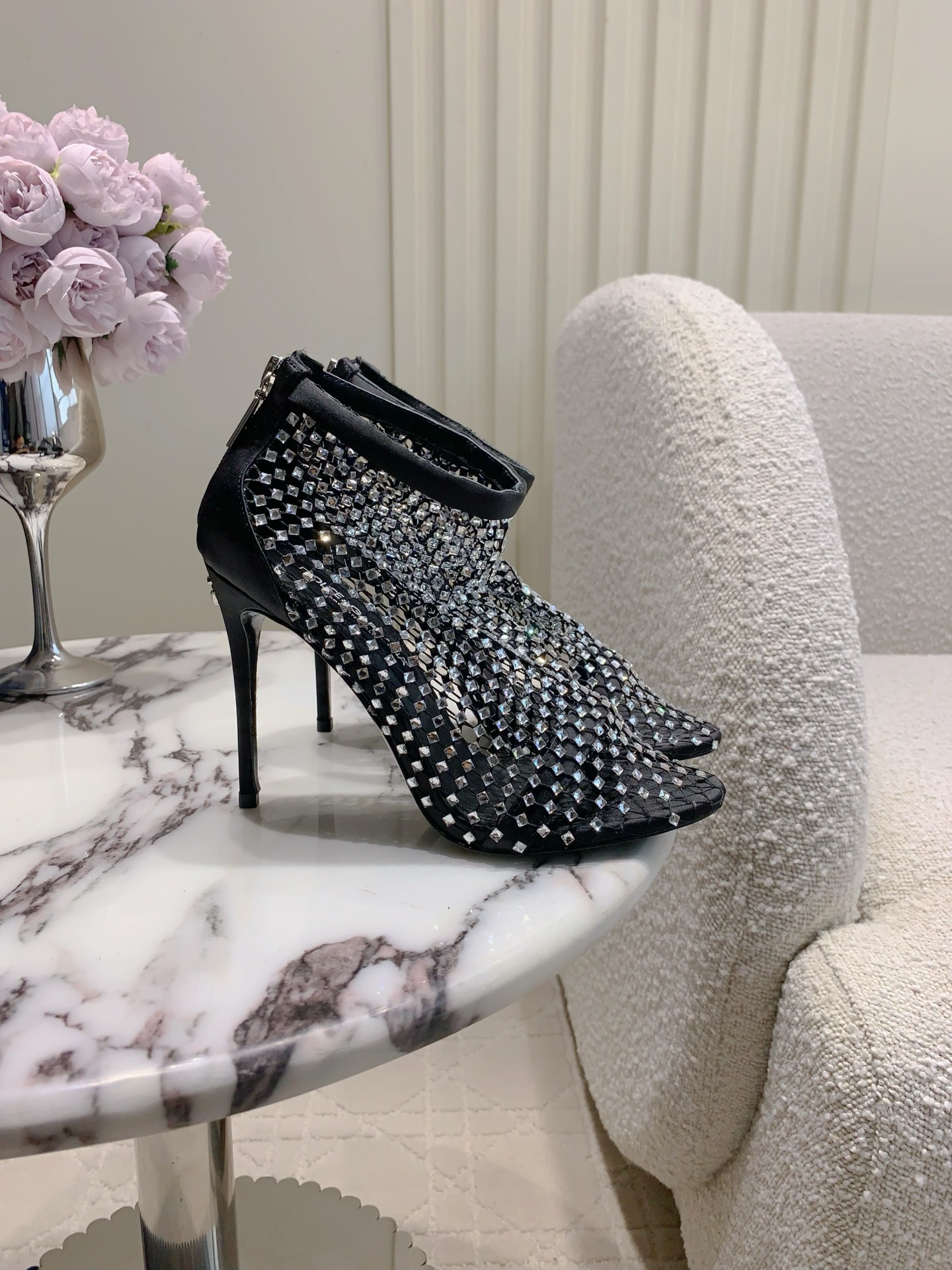 Dolce & Gabbana’s New Web Eye High Socks and Boots: Bling Bling and Sexy - 图片 1