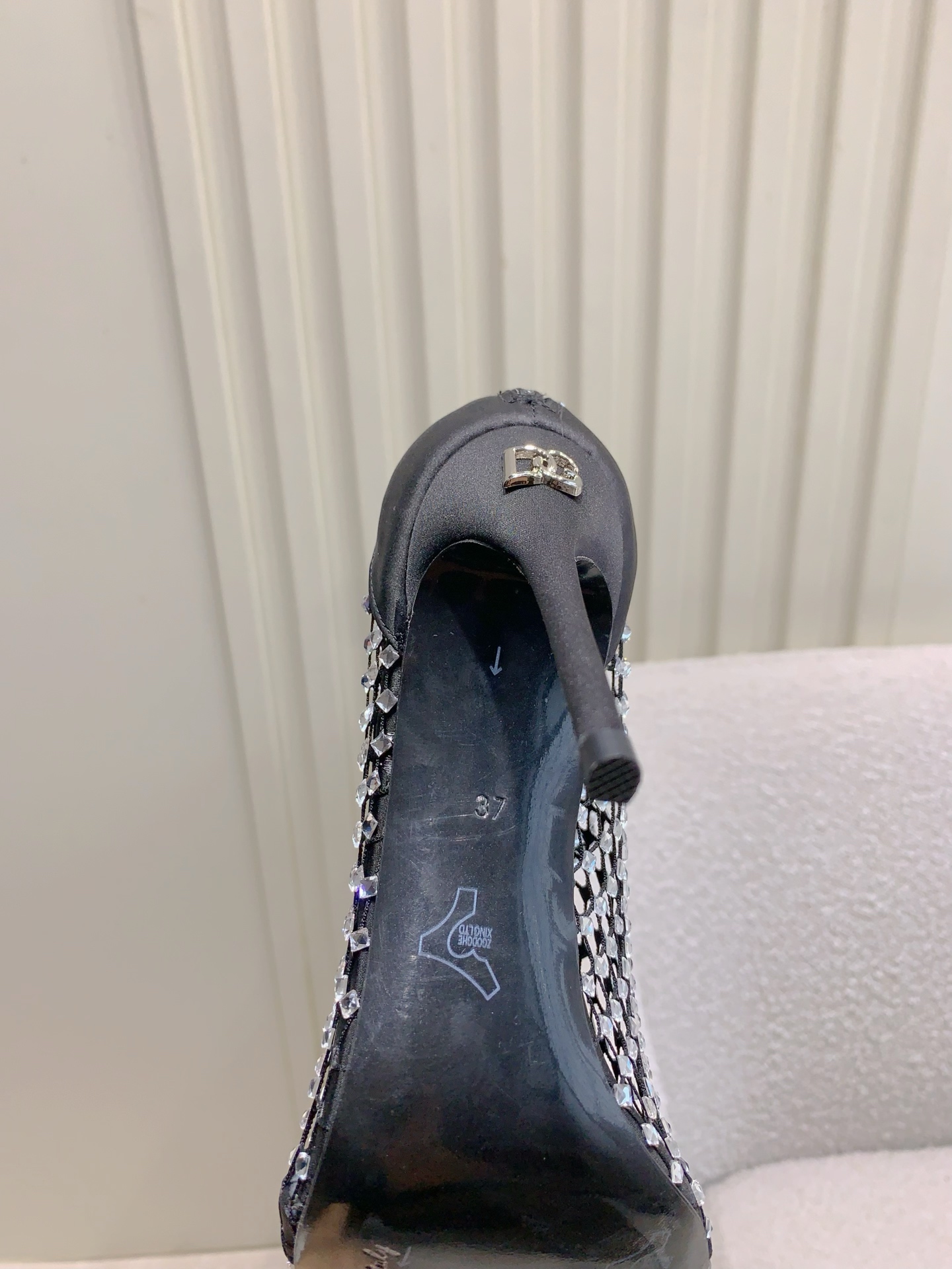 Dolce & Gabbana’s New Web Eye High Socks and Boots: Bling Bling and Sexy - 图片 8