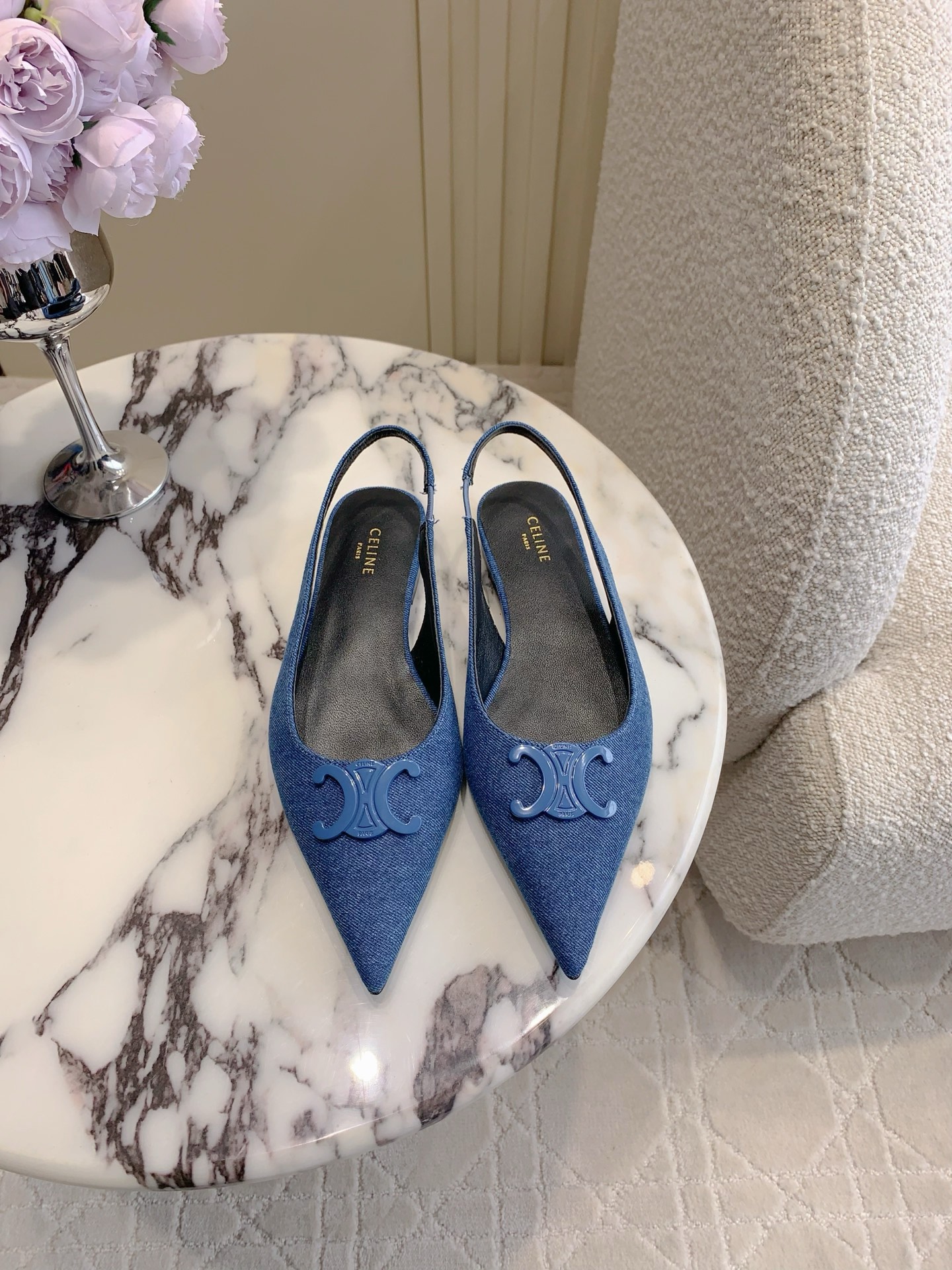 Stylish Cowboy-Inspired Flat Shoes by Celin with Gold Buttons and Lambskin Lining - 图片 2