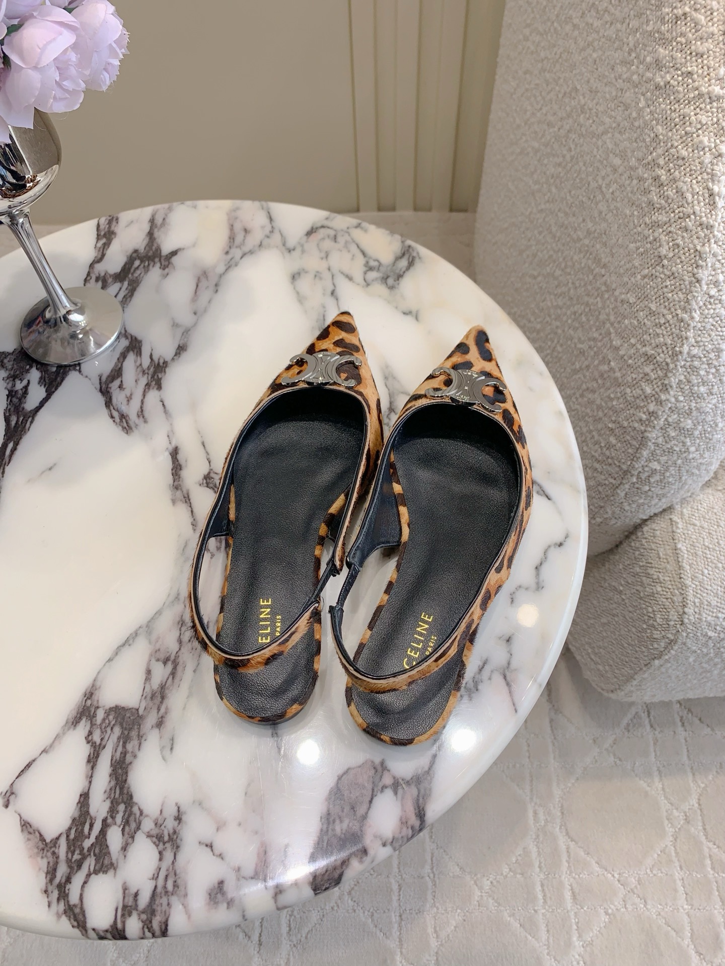 Celin’s Stylish Cowboy-Inspired Flat Shoes for Women in Sizes 35-39 - 图片 4