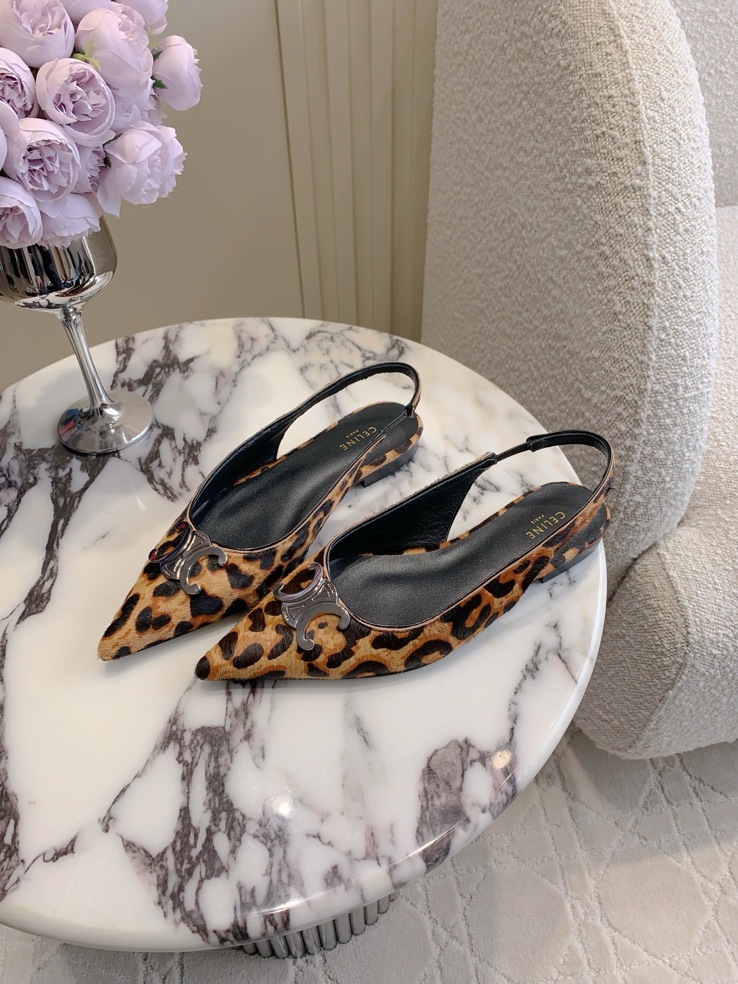 Celin’s Stylish Cowboy-Inspired Flat Shoes for Women in Sizes 35-39 - 图片 1