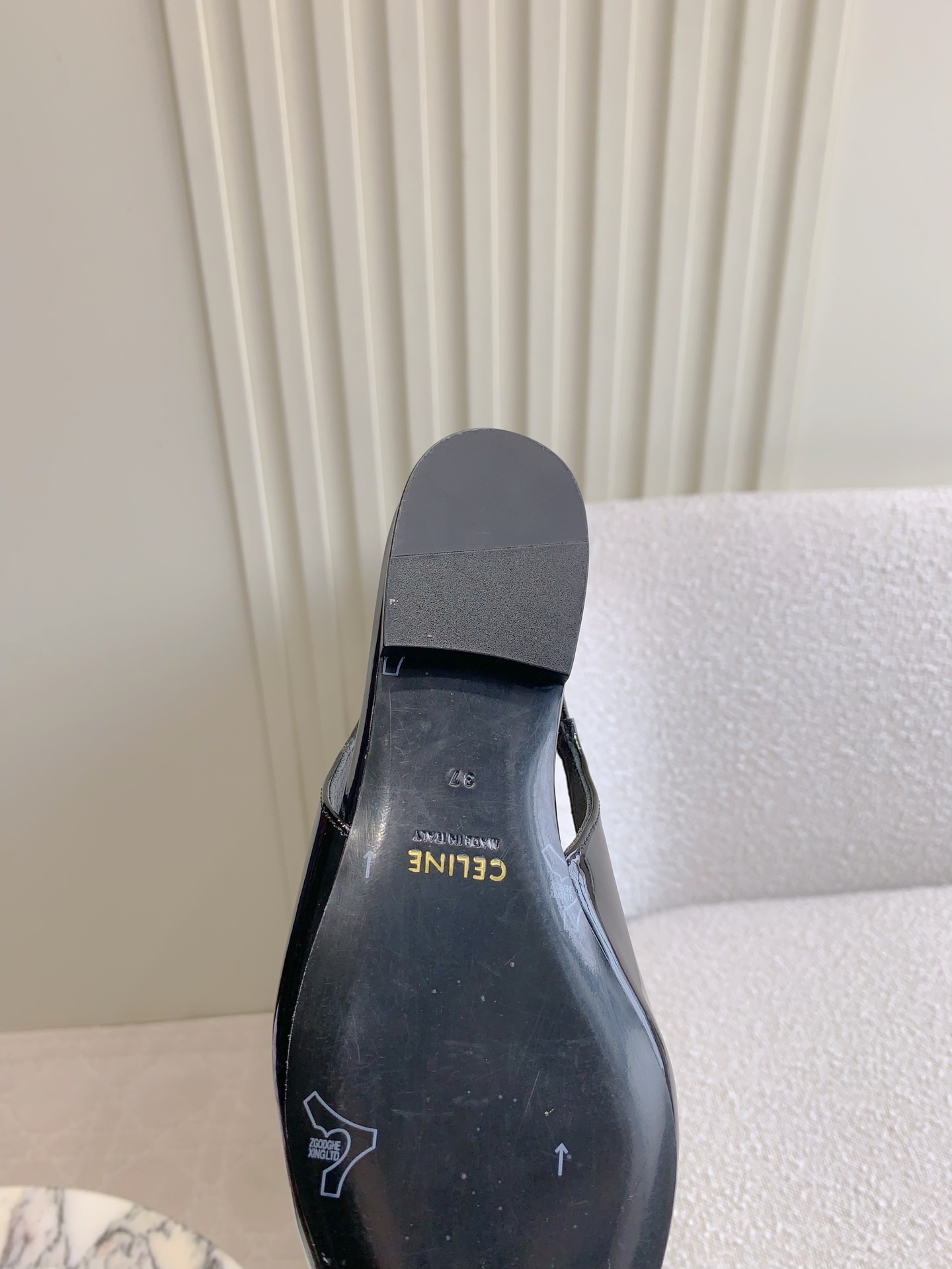 Stylish Cowboy-Inspired Flat Shoes by Celin: Gold Buttons, Lambskin, Italian Design (Cowboys P675 Other P725) - 图片 8