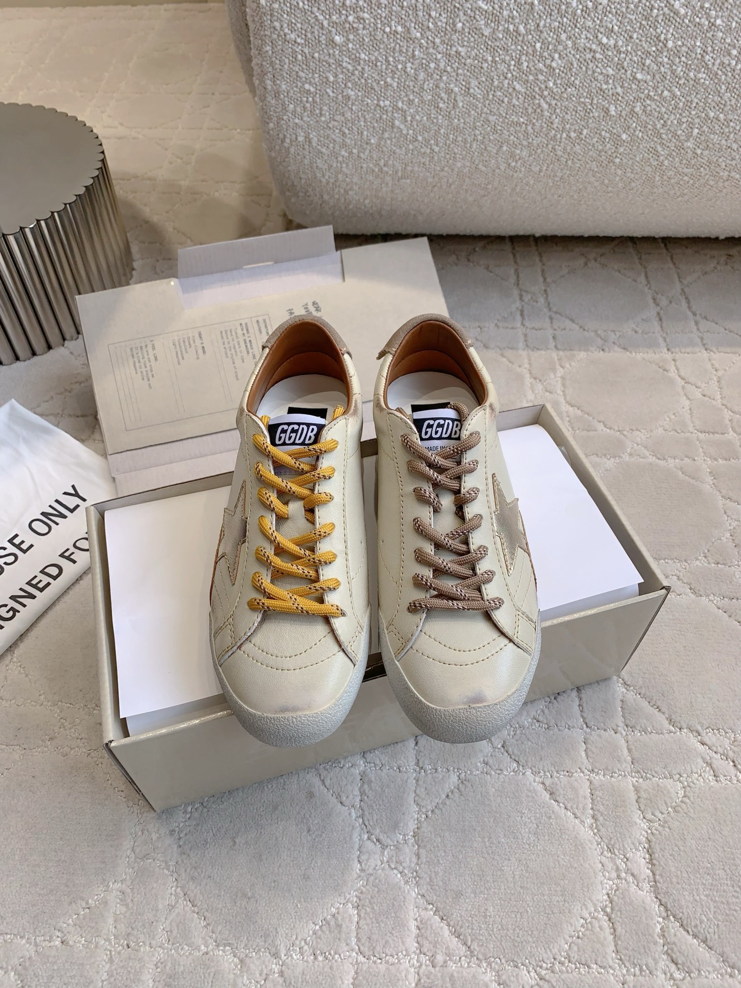 NO:260807,Golden Goose GGBD new small dirty shoes. Shoes that can be matched with everything. They have inner height and make your legs look longer. They are full of girlishness. They are better than the previous classic series. Cowhide upper, cowhide inner footbed, original mold open sole. Size 35-39 (customized for 40), casual shoes/sports shoes, sneakers, cowhide19860909Golden Goose GGBD新款小脏鞋 可以搭配一切的鞋 有内增高显腿长 少女感满满 完胜之前经典系列 鞋面牛皮 内里垫脚牛皮 原版开模大底 尺码35-39（40定做）,休闲鞋/运动鞋,sneakers,cowhide,Women's Shoes