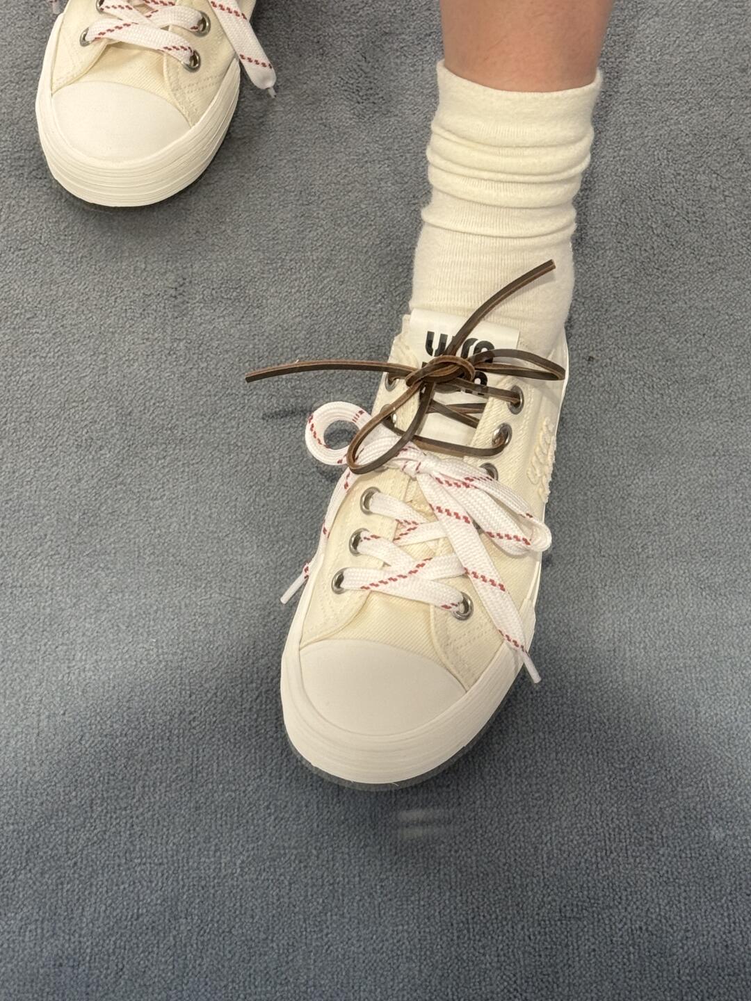 NO:406045,Footwear demonstration, casual shoes/sports shoes, sneakers19860909上脚示范,休闲鞋/运动鞋,sneakers,Women's Shoes