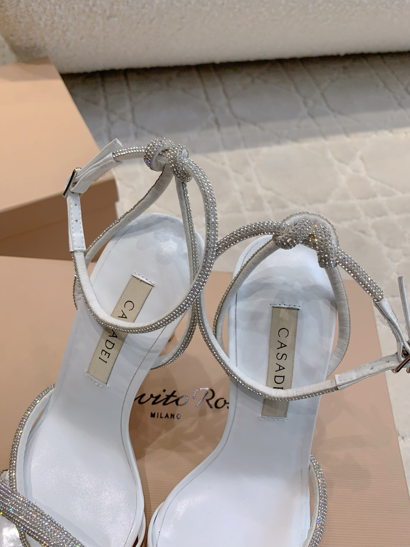 Elegant Custom-Made High-Heel Sandals with Flashwater Drills and Parchment Inside - 图片 6