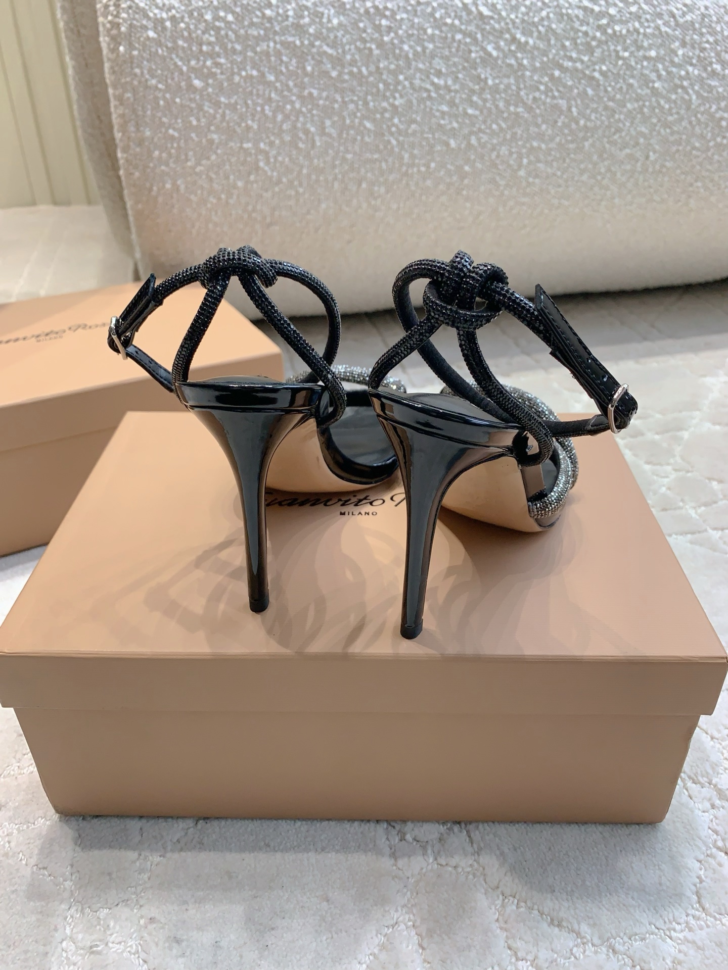 “Custom-Made Flashwater Drill High-Heel Sandals by CASADEI: Elegant and Glamorous Design” - 图片 8