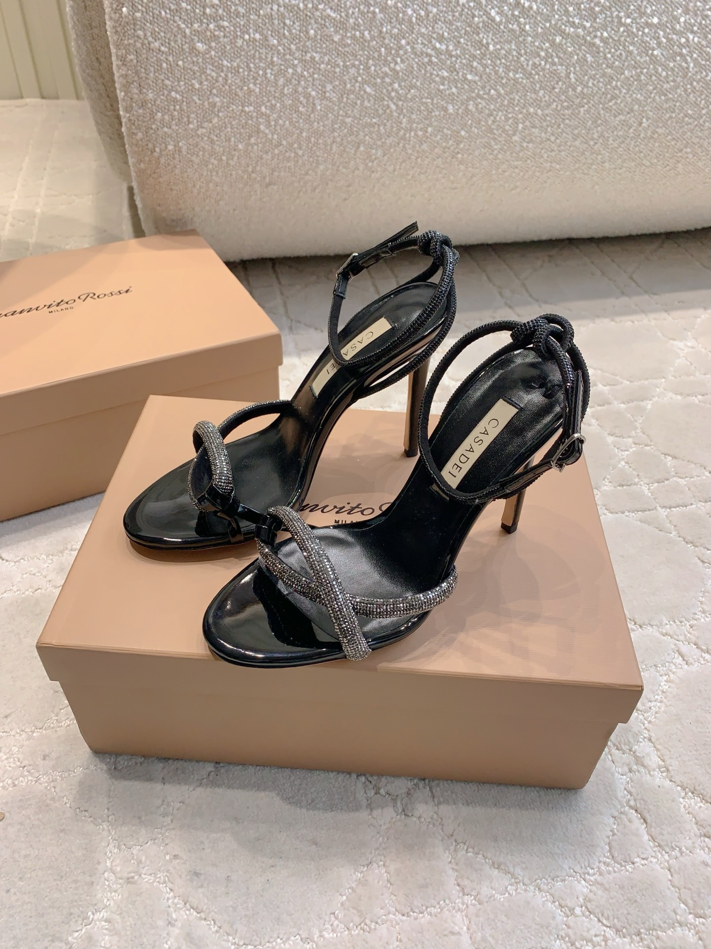 “Custom-Made Flashwater Drill High-Heel Sandals by CASADEI: Elegant and Glamorous Design” - 图片 1