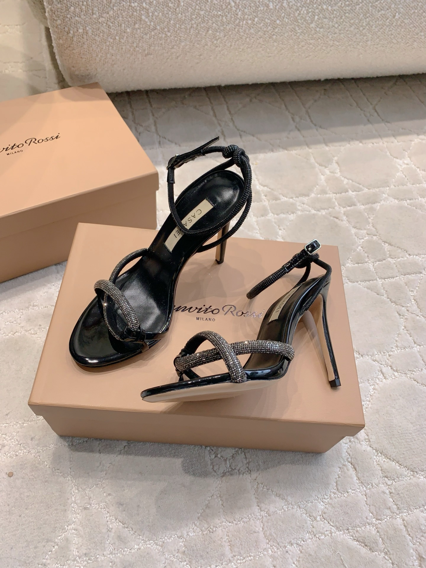 “Custom-Made Flashwater Drill High-Heel Sandals by CASADEI: Elegant and Glamorous Design” - 图片 3
