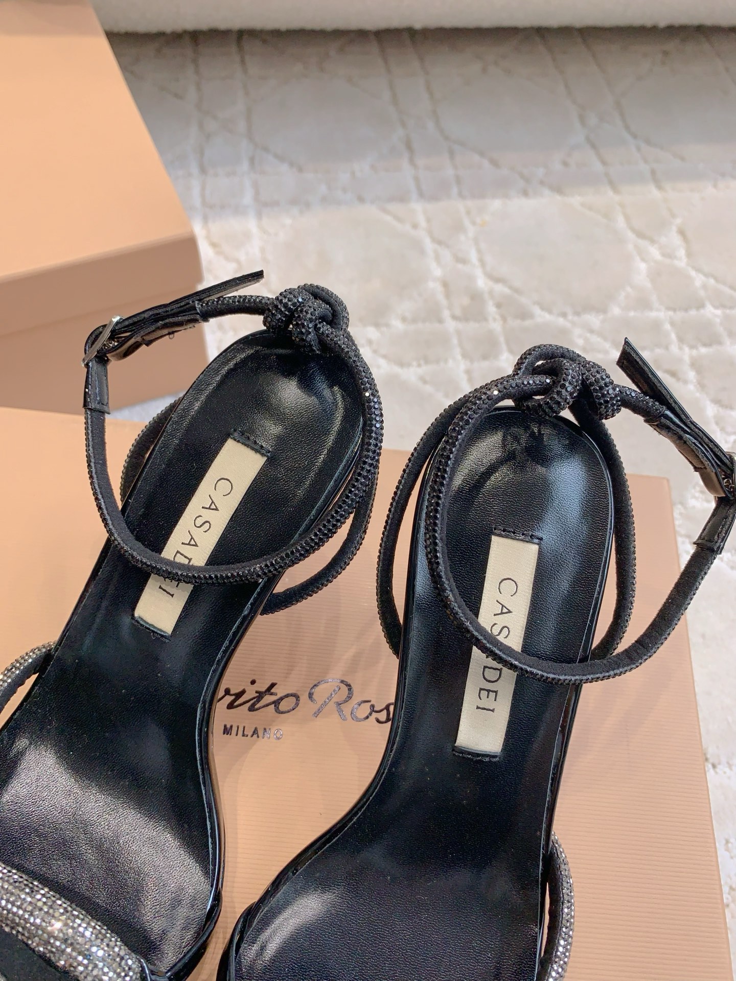 “Custom-made Flashwater Drill High-heel Sandals by CASADEI: Elegant and Glamorous Design” - 图片 6