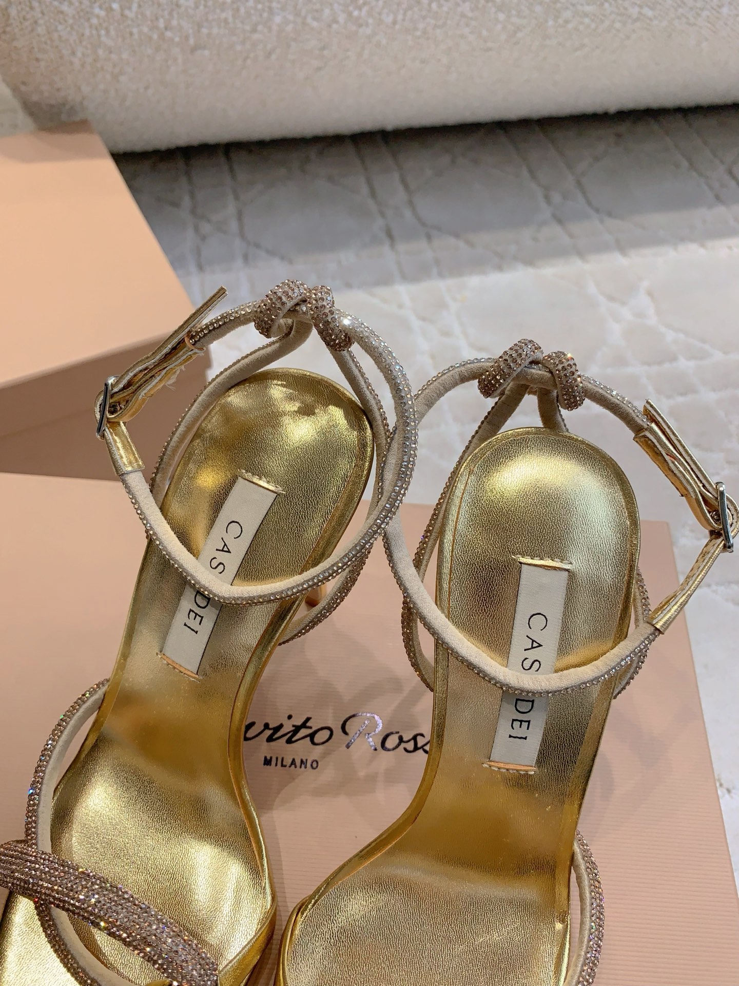 “Custom-made Flashwater Drill High-Heel Sandals by CASADEI: Elegance and Glamour” - 图片 6