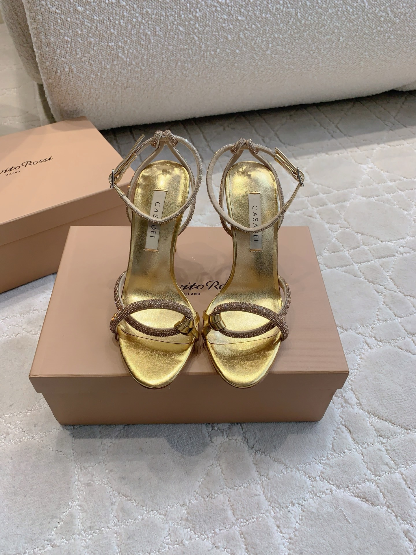 “Custom-made Flashwater Drill High-Heel Sandals by CASADEI: Elegance and Glamour” - 图片 5